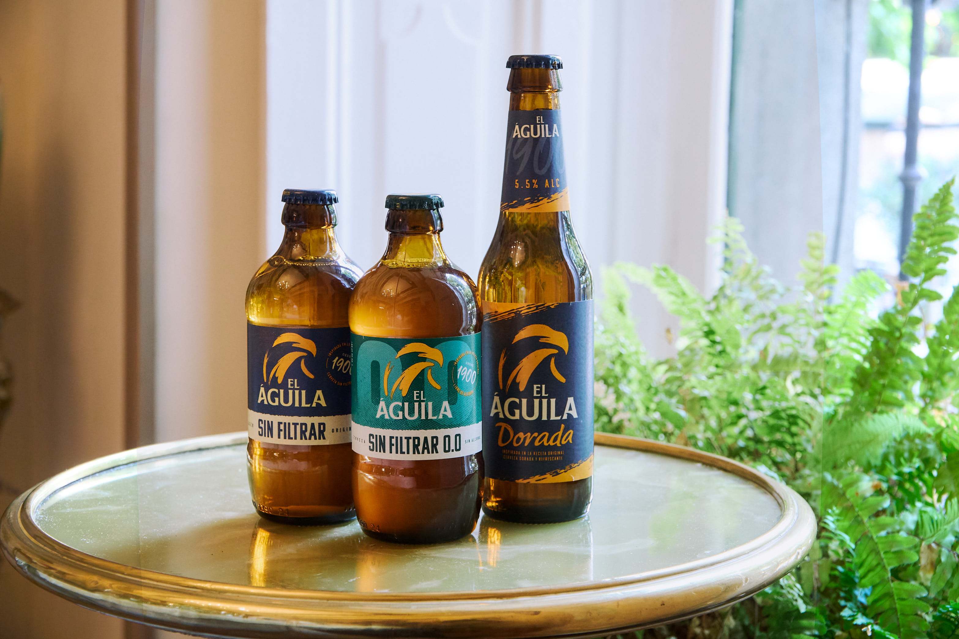 El A?guila Sin Filtrar 0,0 completa la familia de la marca centenaria.