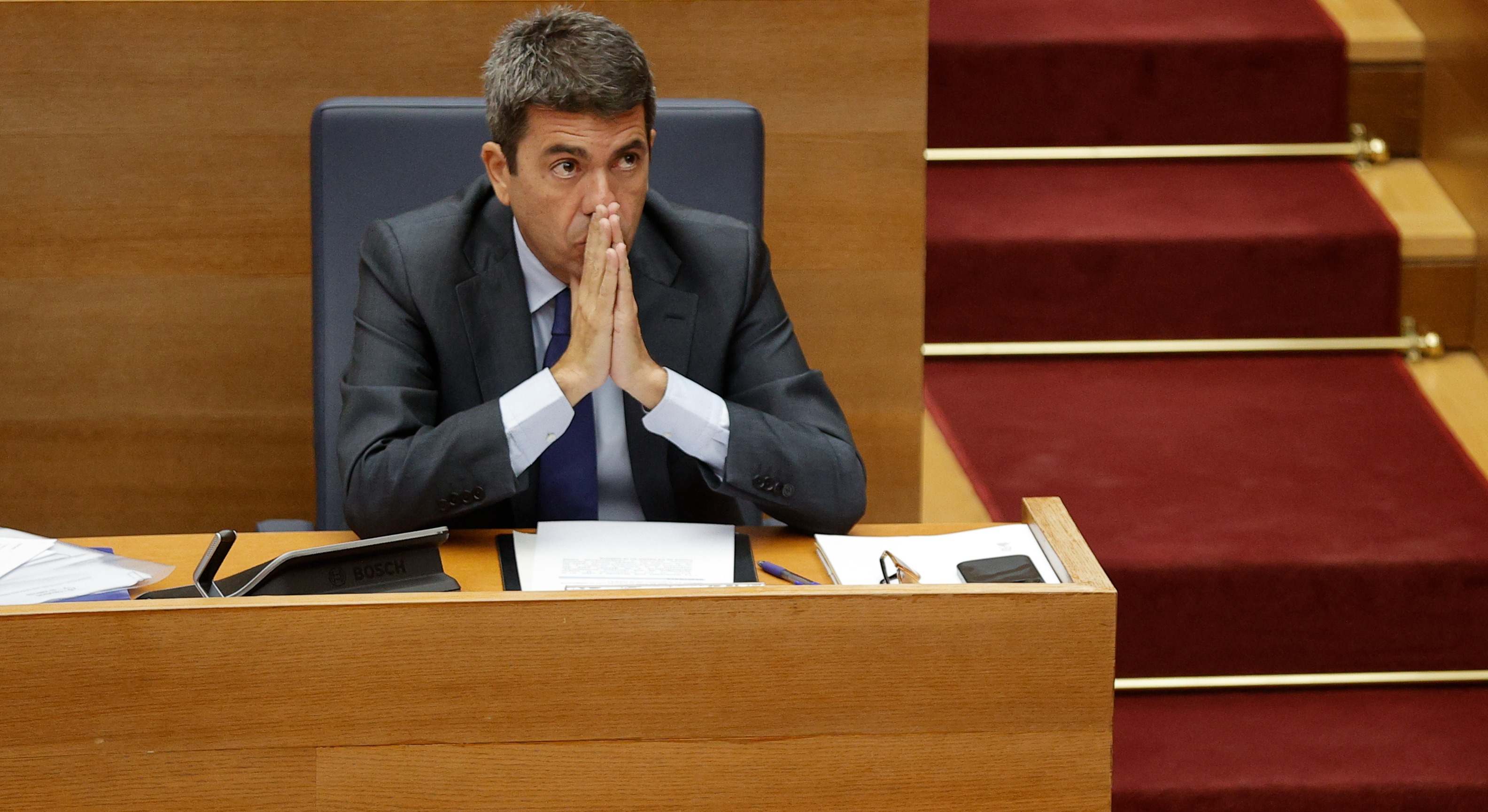 Carlos Mazón durante el pleno de Les Corts