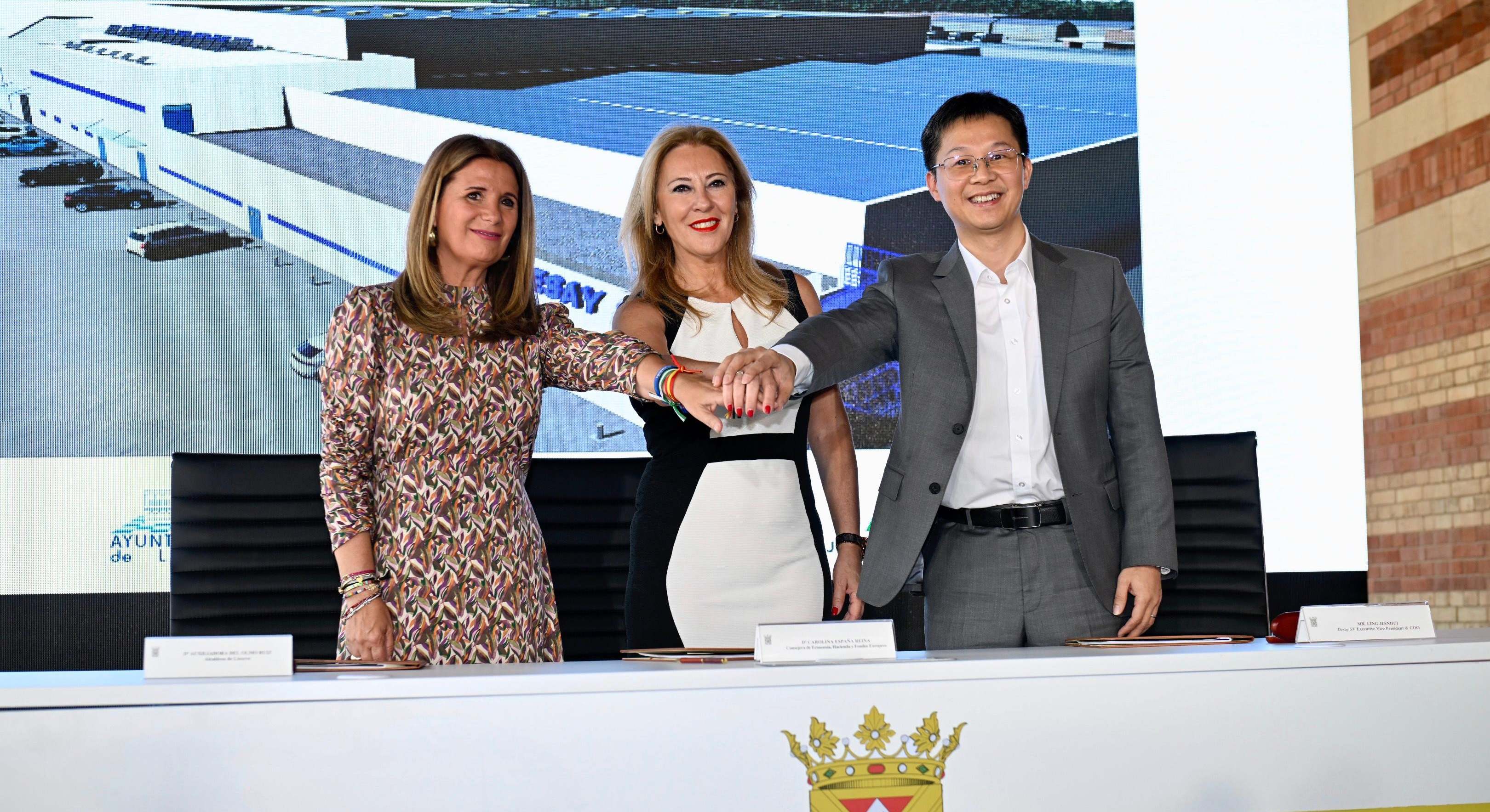 Compromiso de Desay para instalarse en Linares.