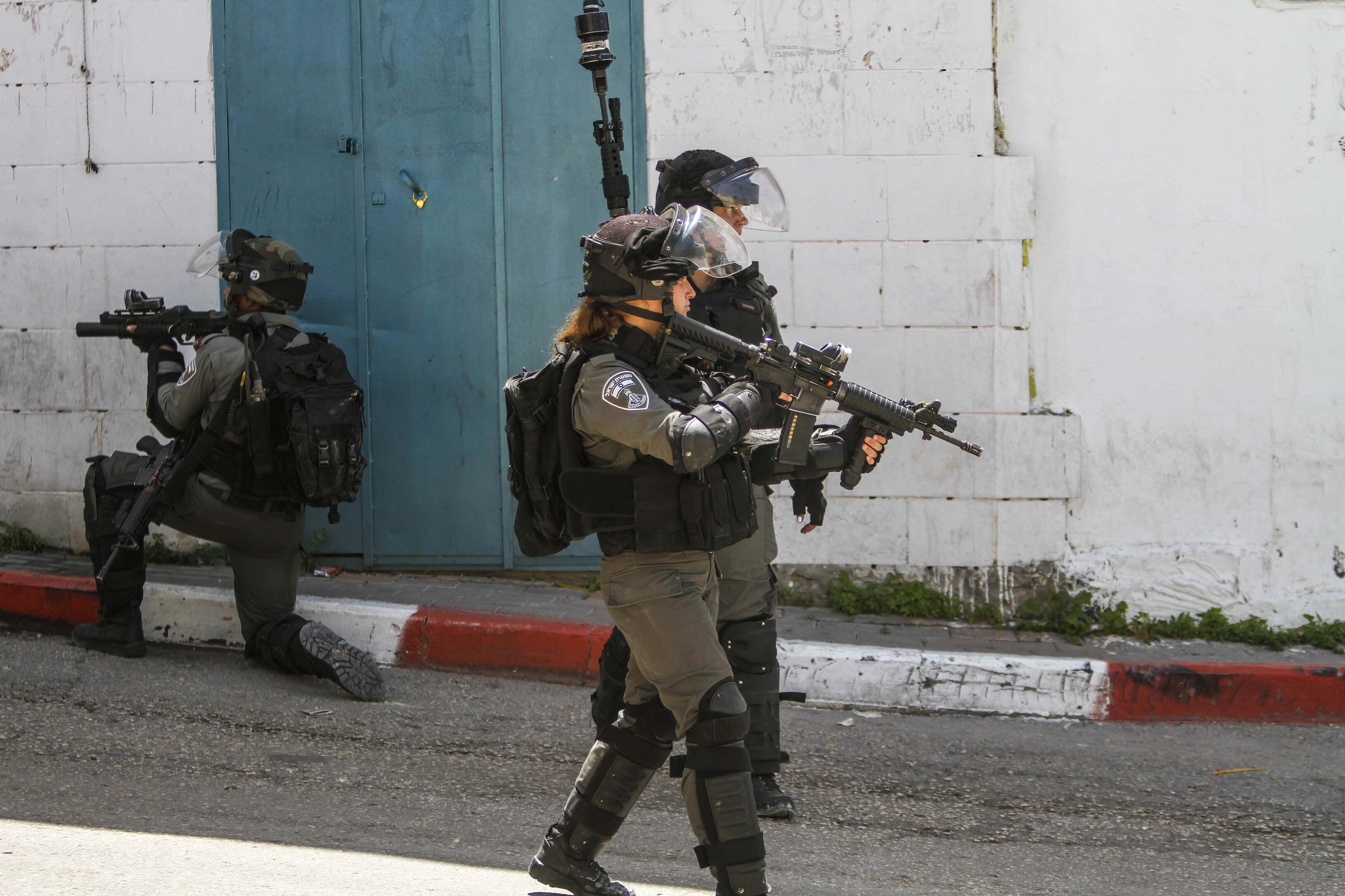 Ejercito israeli contra los palestinos en una foto de archivo