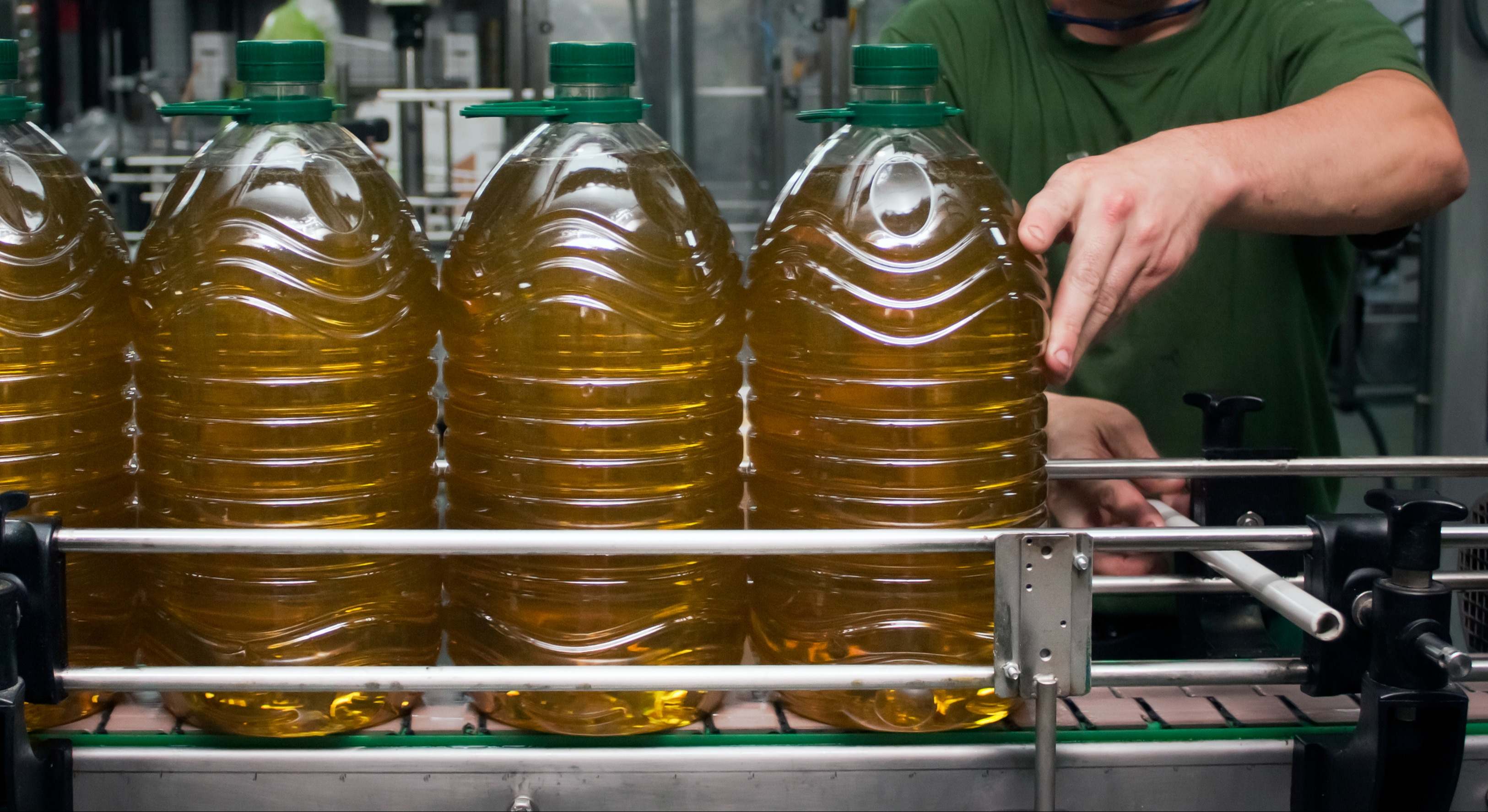 El aceite de oliva sigue ajeno a la moderación de precios en febrero de 2024.