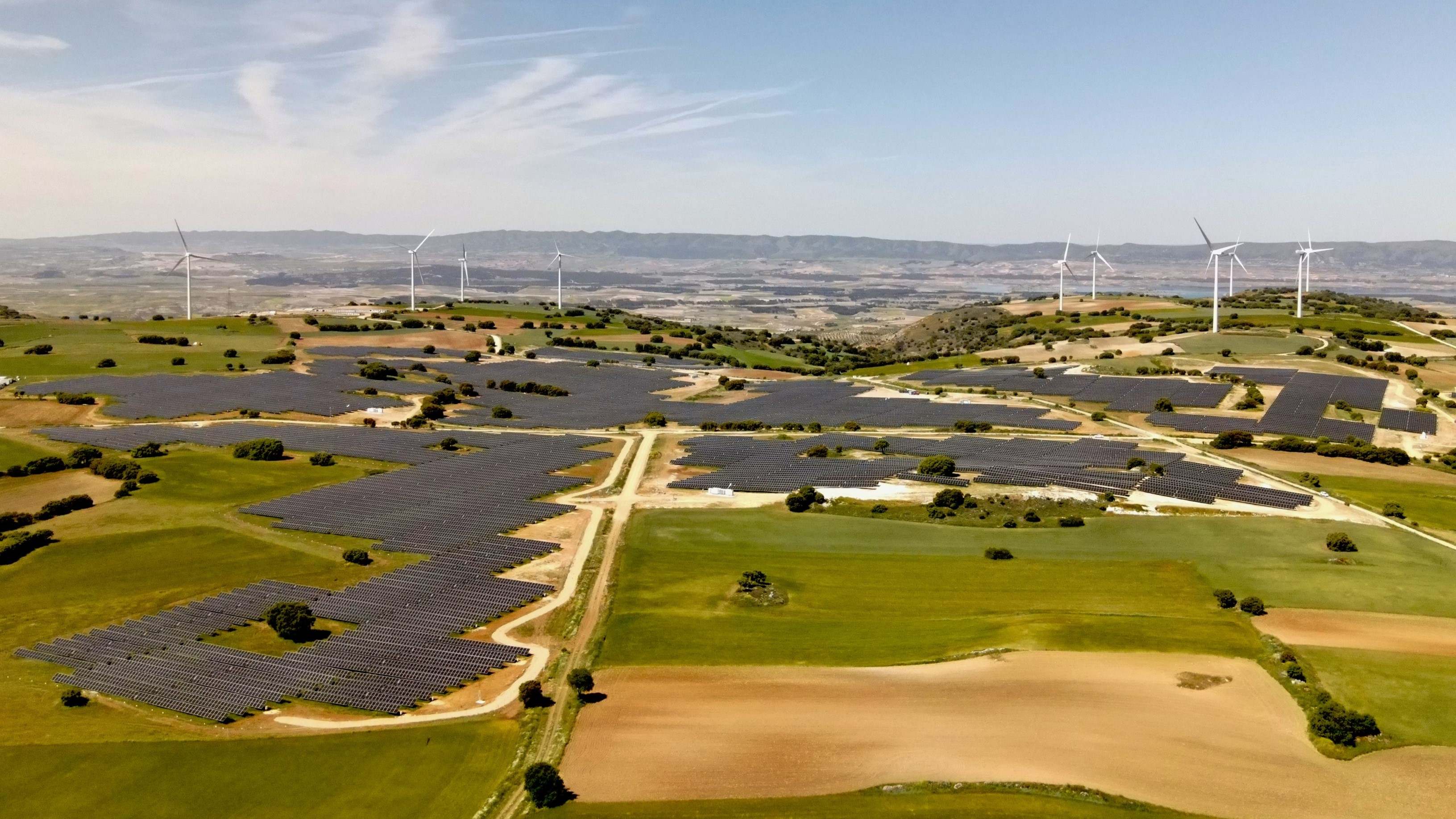 Un parque eólico y fotovoltaico. ACCIONA ENERGÍA