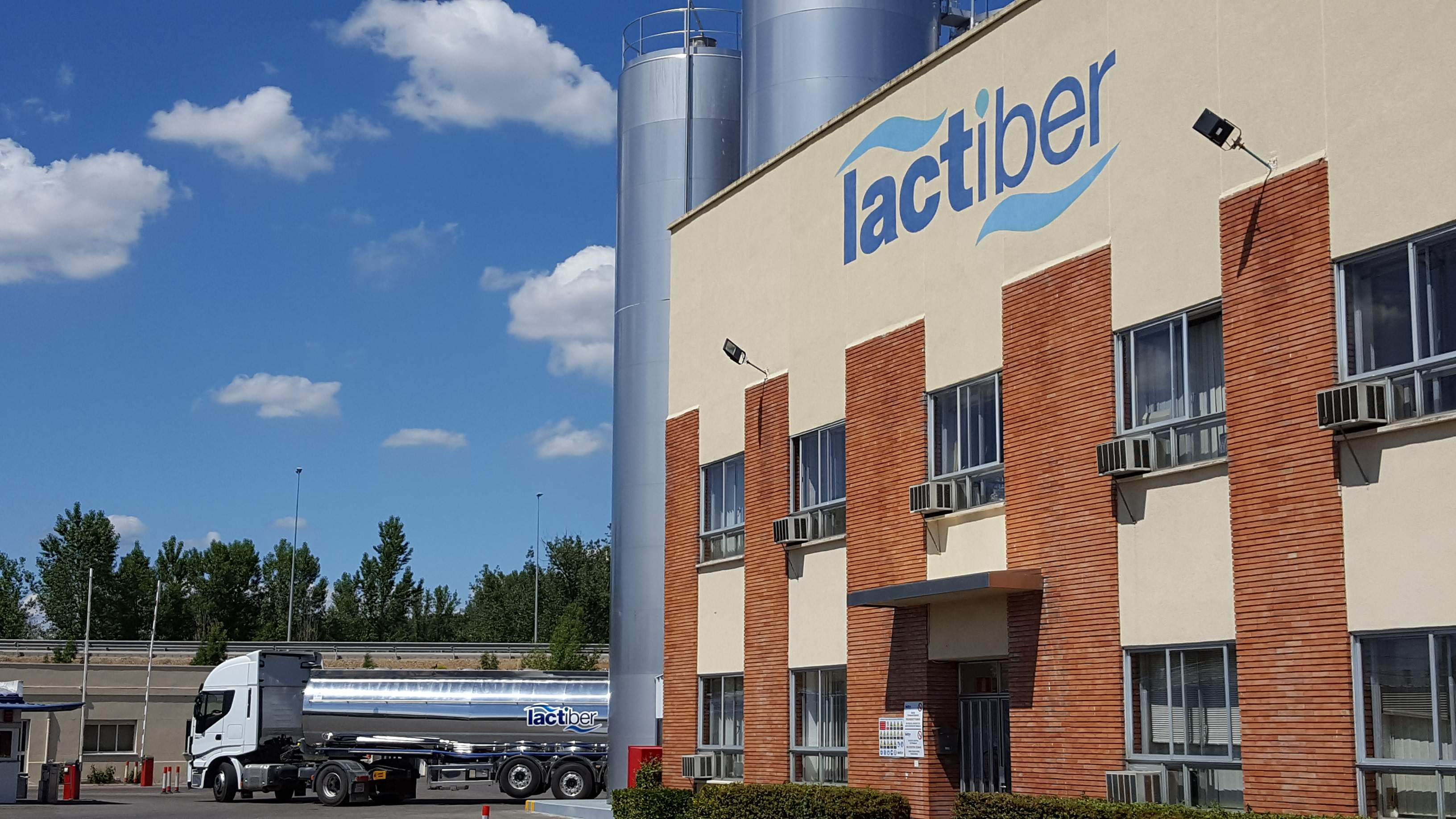 lactiber-exterior-3.jpg