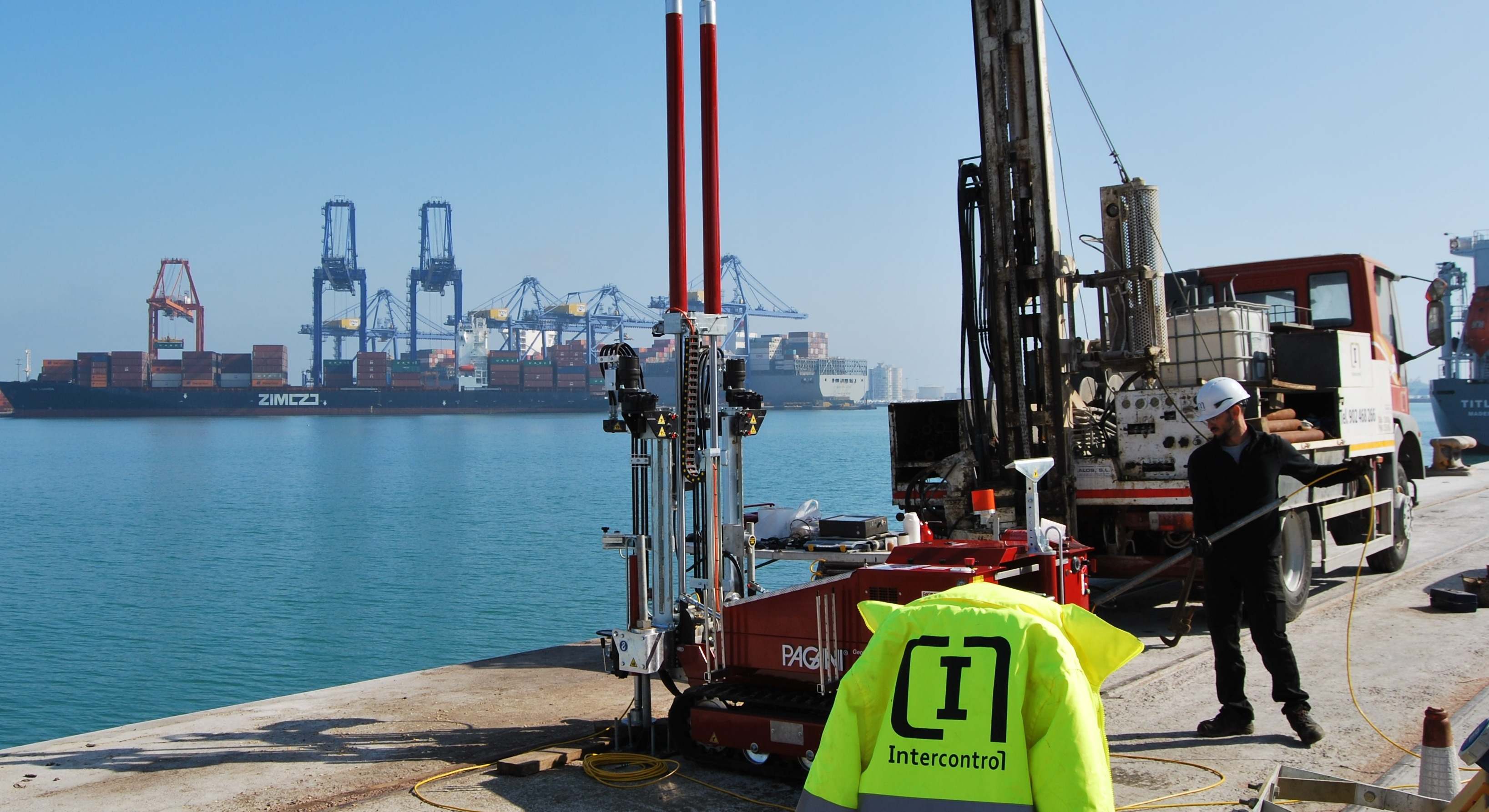 Un trabajador de Intercontrol Levante.