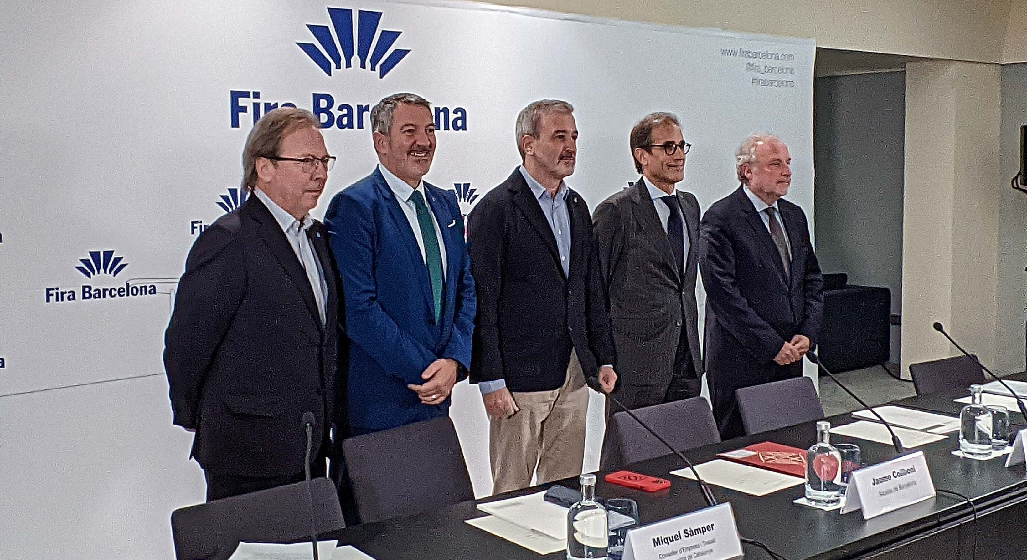 De izquierda a derecha: Josep Santacreu, presidente de la Cámara de Comercio de Barcelona; Miquel Sàmper, consejero de Empresa y Trabajo; Jaume Collboni, alcalde de Barcelona; Pau Relat, presidente de la Fira, y Constantí Serrallonga, director general de