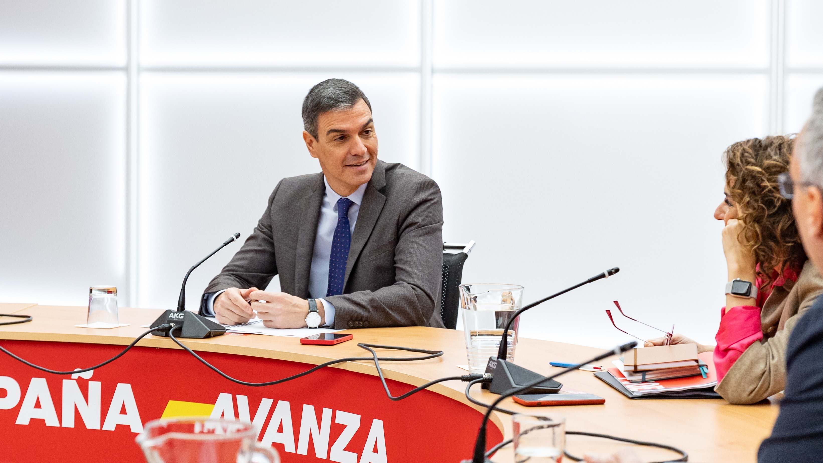 pedro-sanchez-reunion-comite-ferra-EFE.jpg