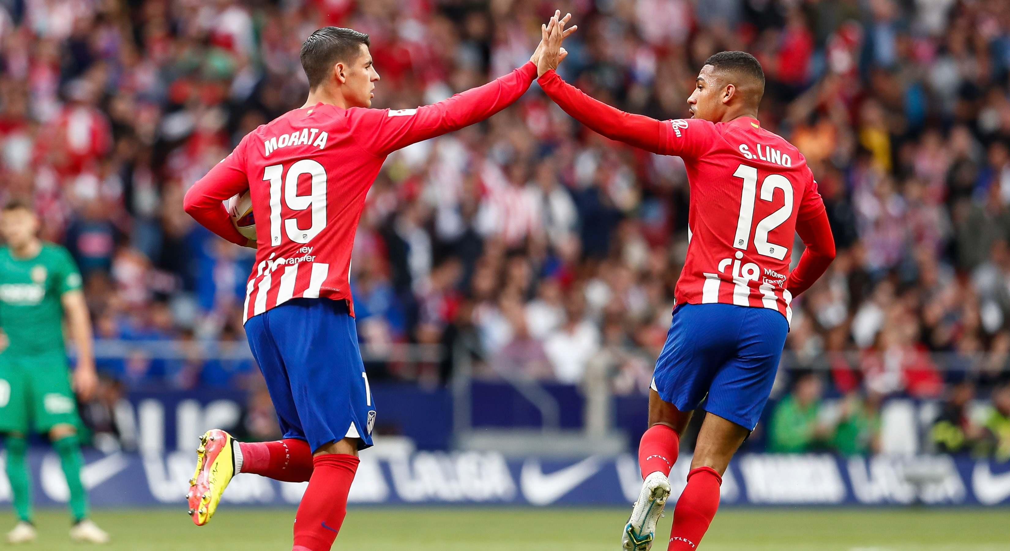 Los jugadores del Atleti Álvaro Morata y Samuel Lino
