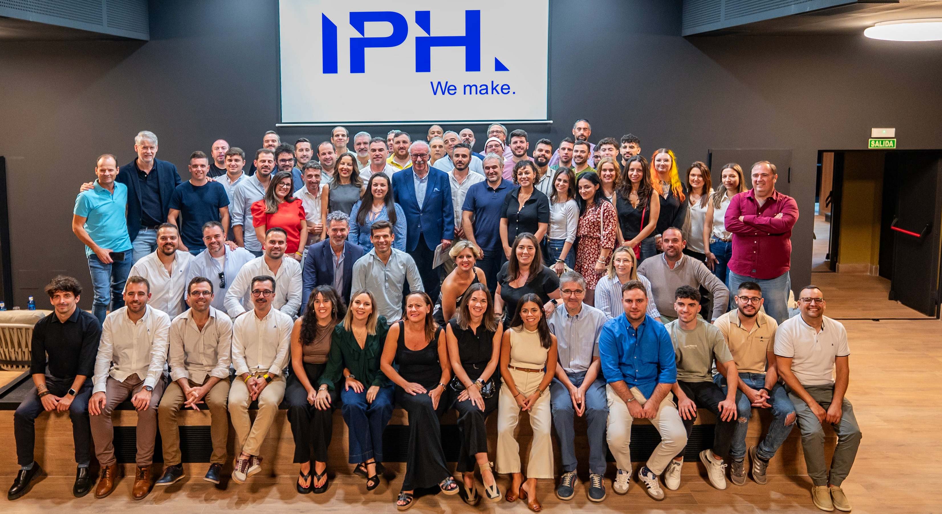 Plantilla de la firma onubense IPH.