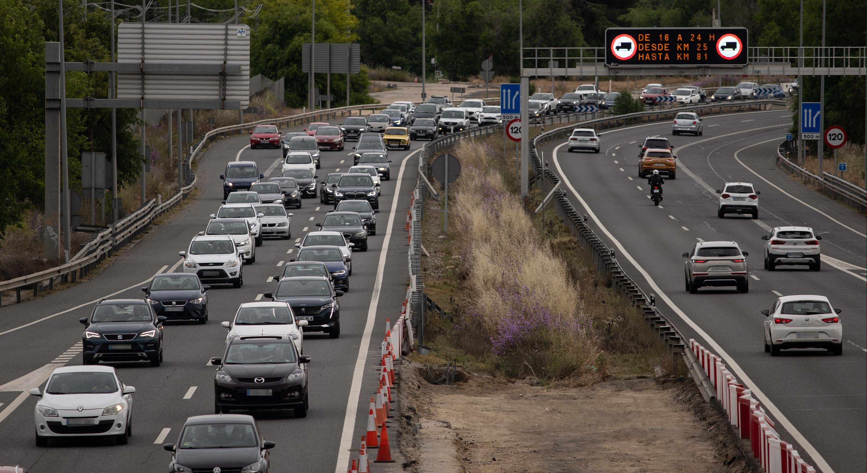 Imagen de un atasco en la carretera.