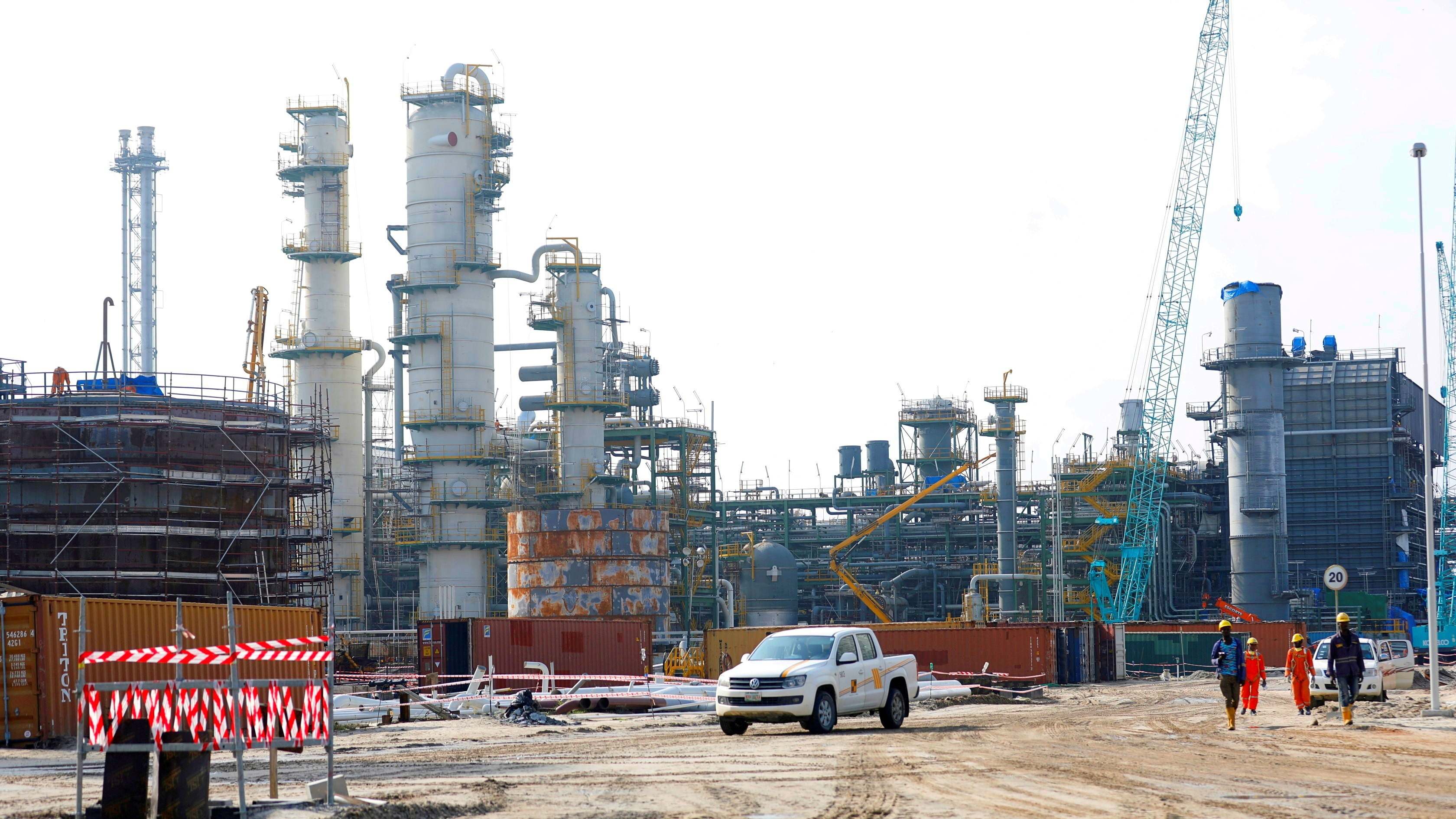 Dangote refinería construcción petróleo diésel gasolina