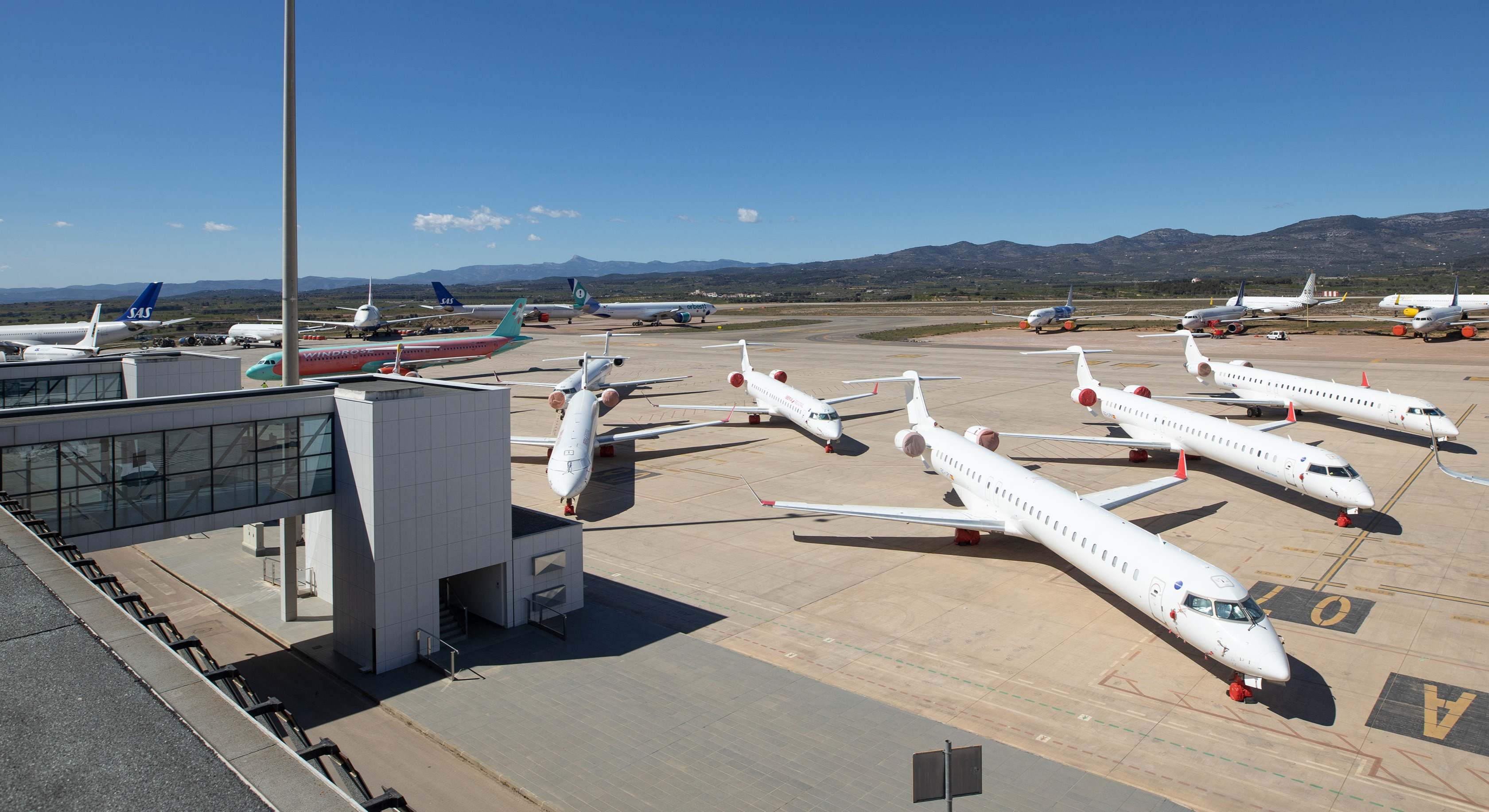 Imagen del aeropuerto de Castellón, con los aviones estacionados durante la pandemia.