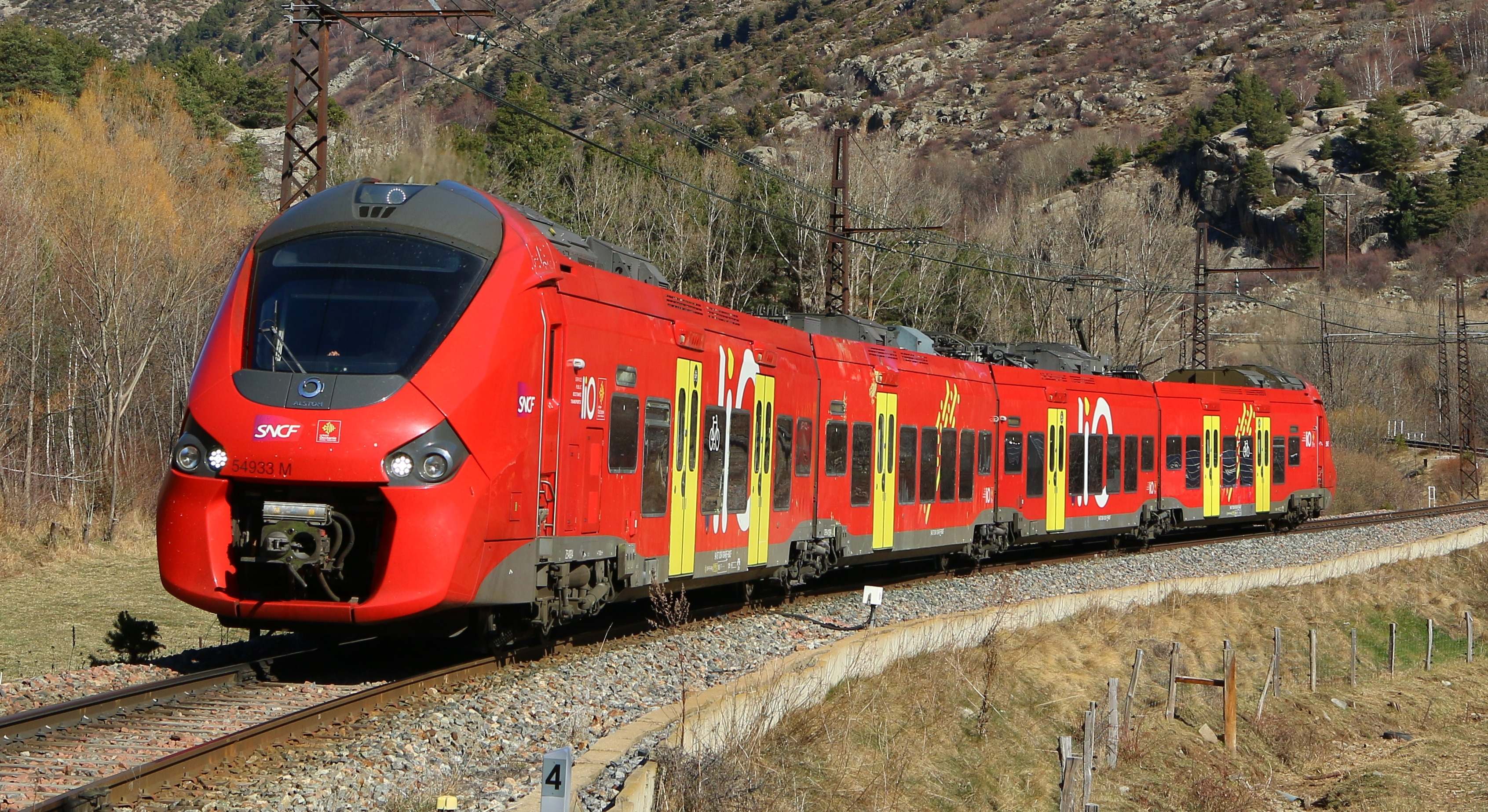 Tren regional operado por SNCF en Francia. / Foto: J.E.