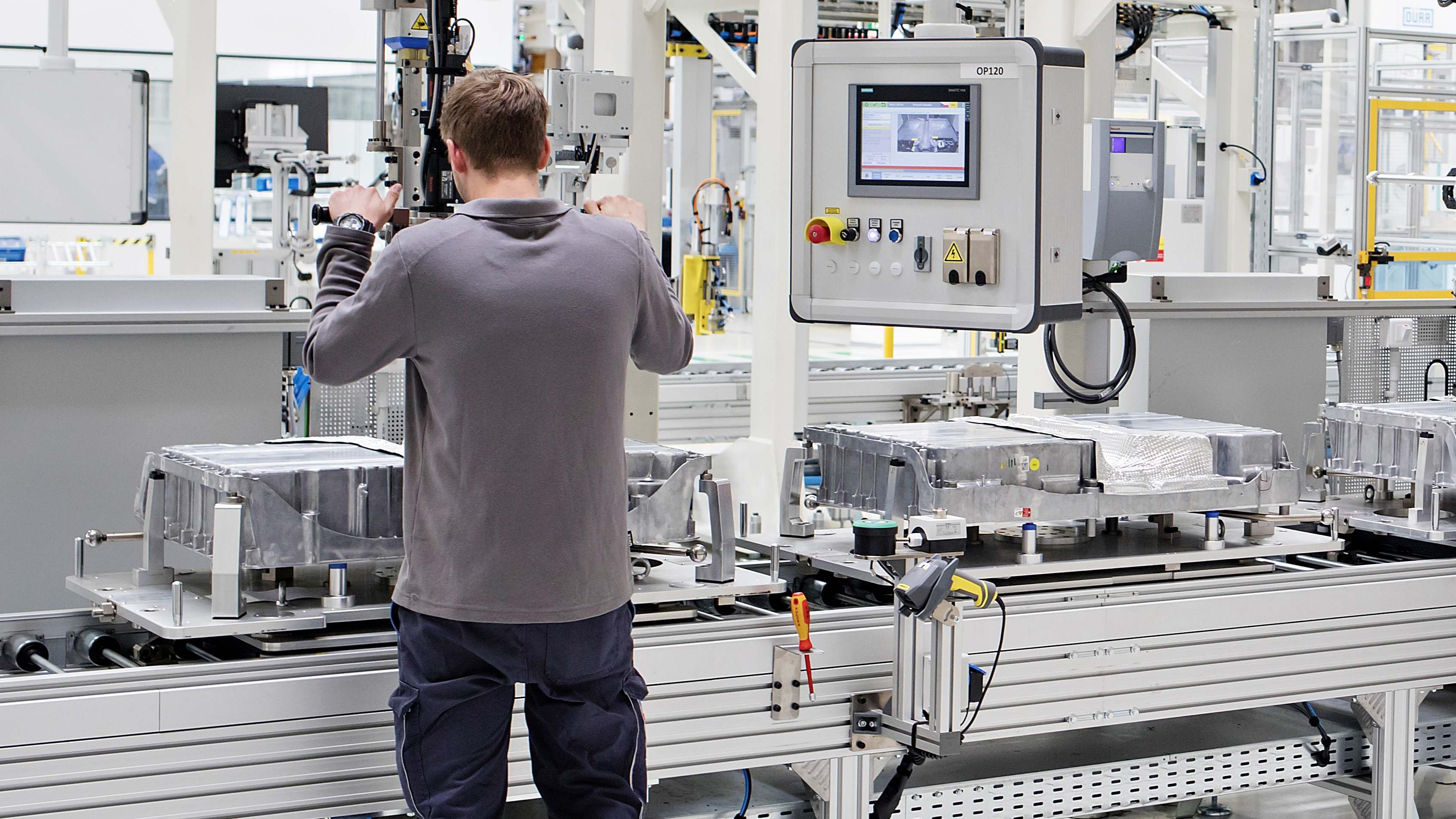 Una línea de baterías de coche eléctrico del Grupo Volkswagen.