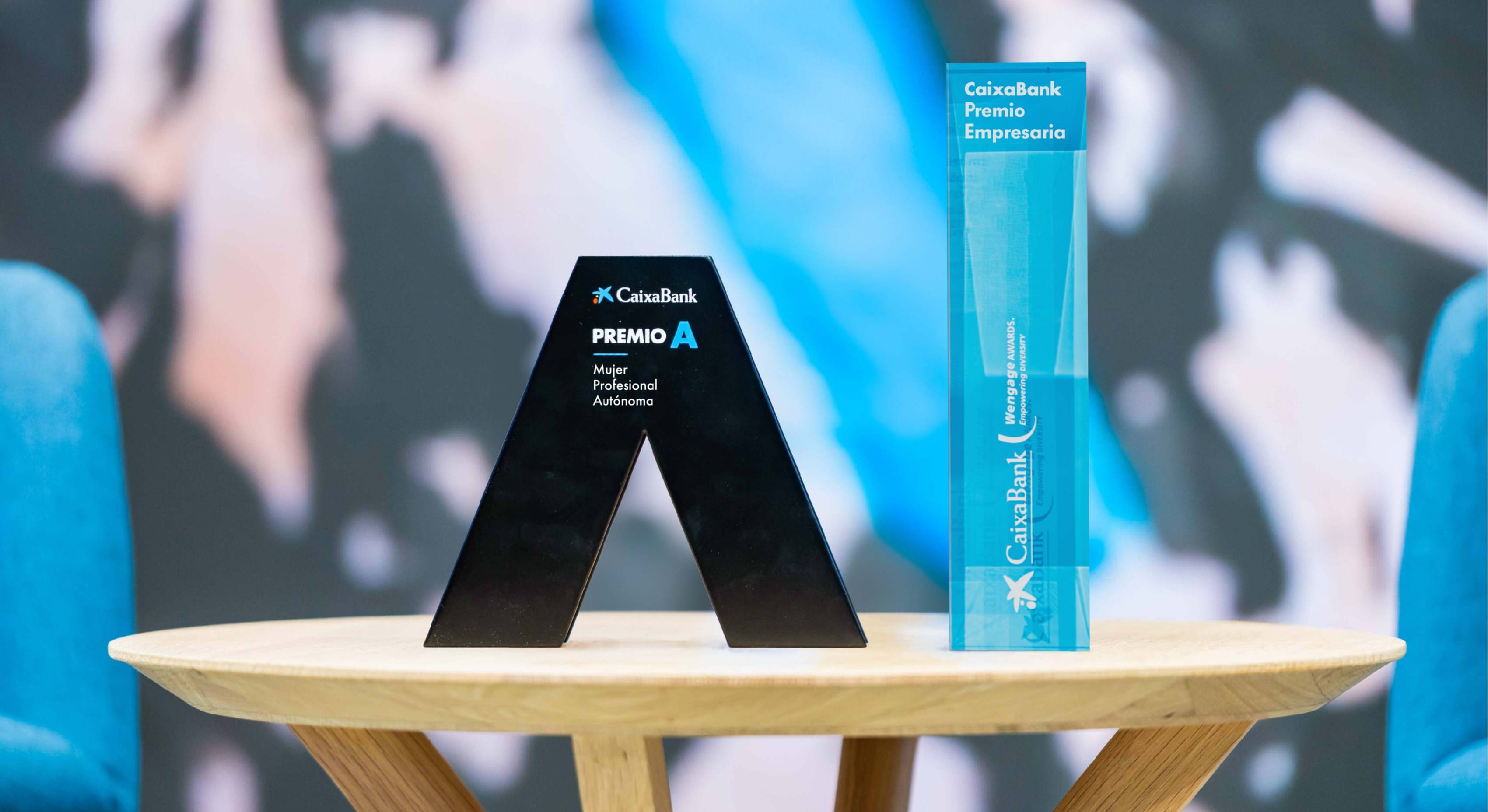Trofeos del Premio A Mujer Profesional Autónoma y CaixaBank Premio Empresaria. CaixaBank