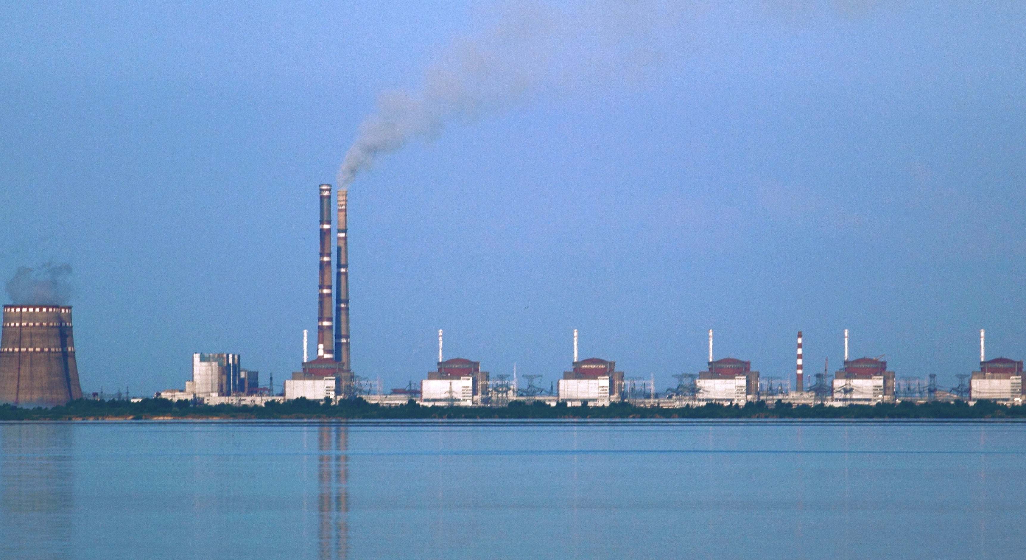 Las seis unidades de la central nuclear de Zaporiyia. / Foto: Wikipedia - Ralf1969