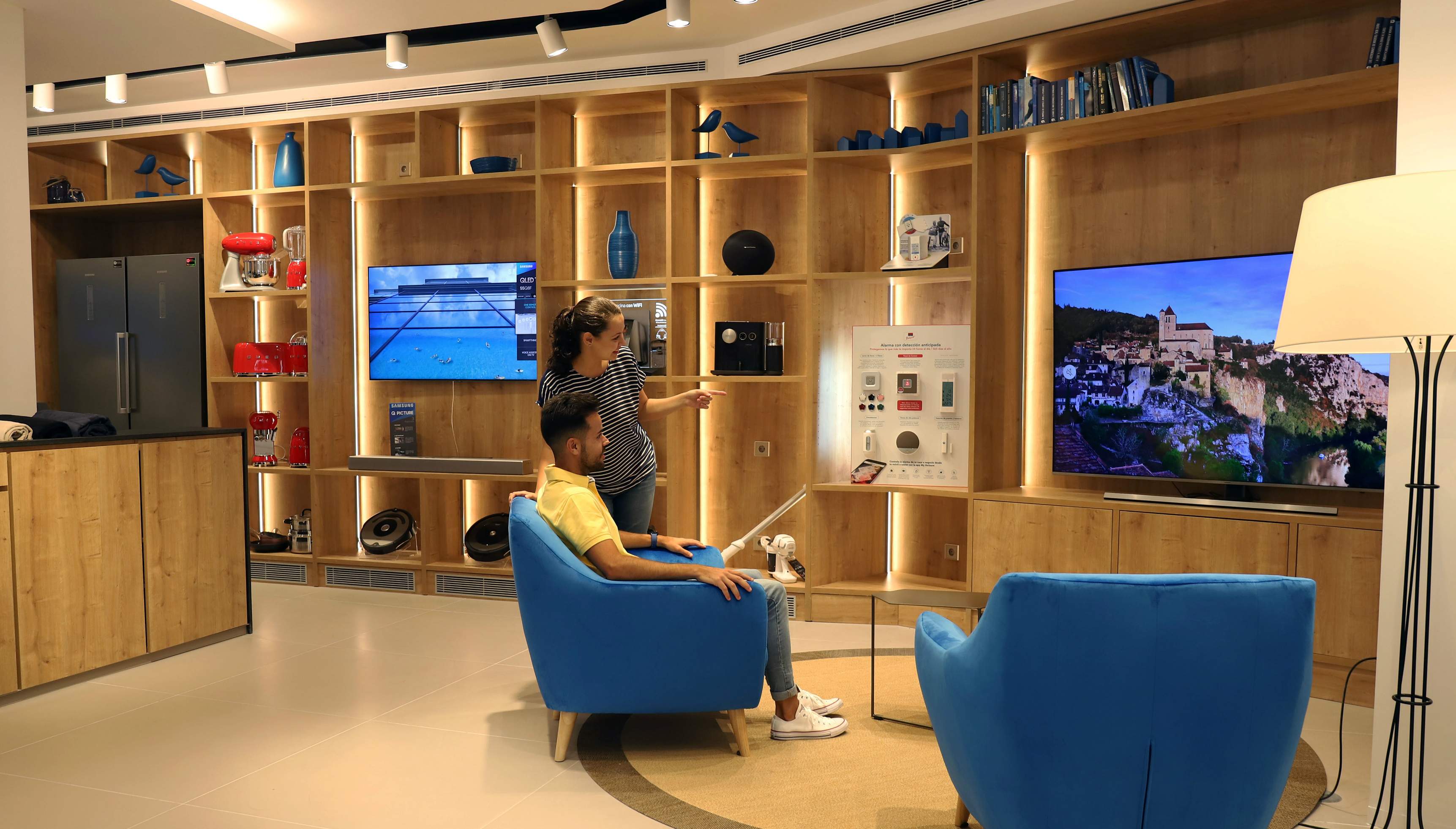 caixabank-family-store-2.jpg