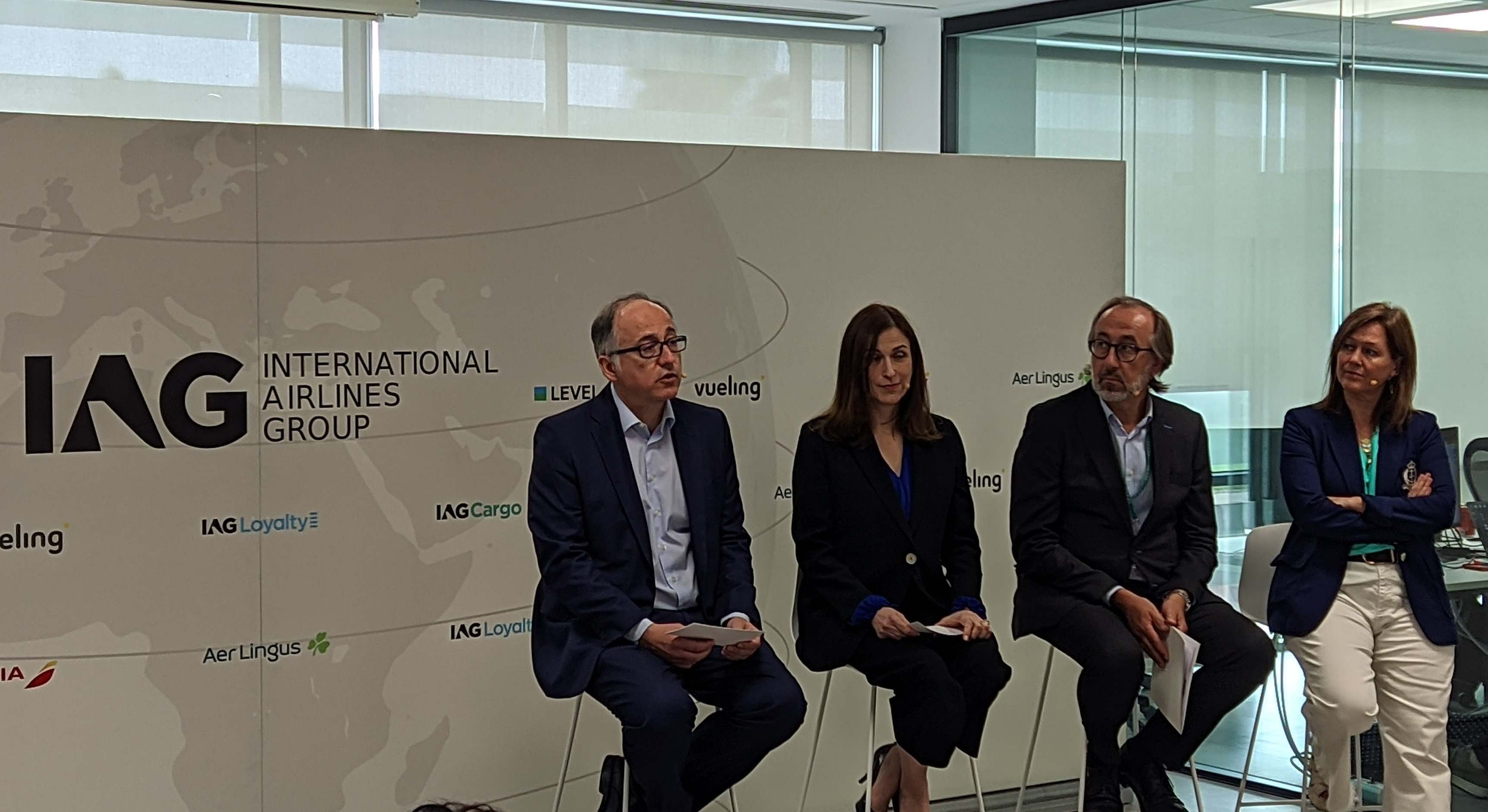 De izquierda a derecha: Luis Gallego (IAG), Carolina Martinoli (Vueling), Fernando Candela (Level) y Anna Merino (Vueling). EE