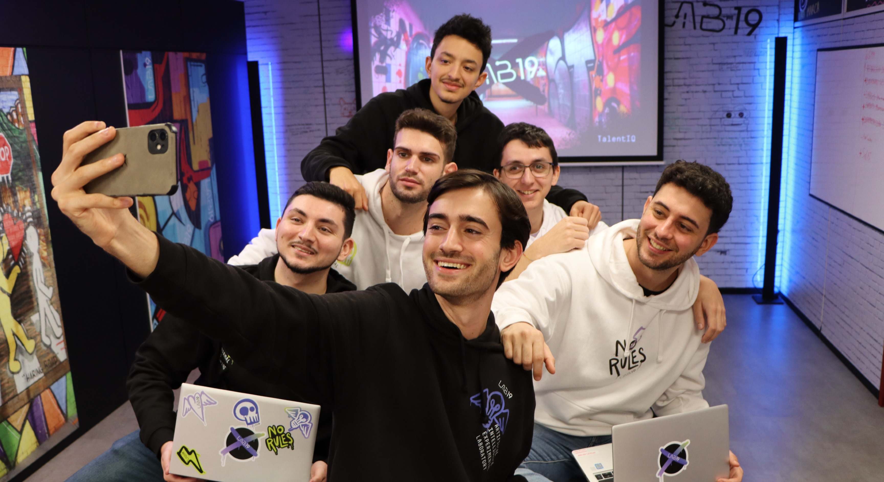 Jóvenes participantes en el programa TalenIQ.