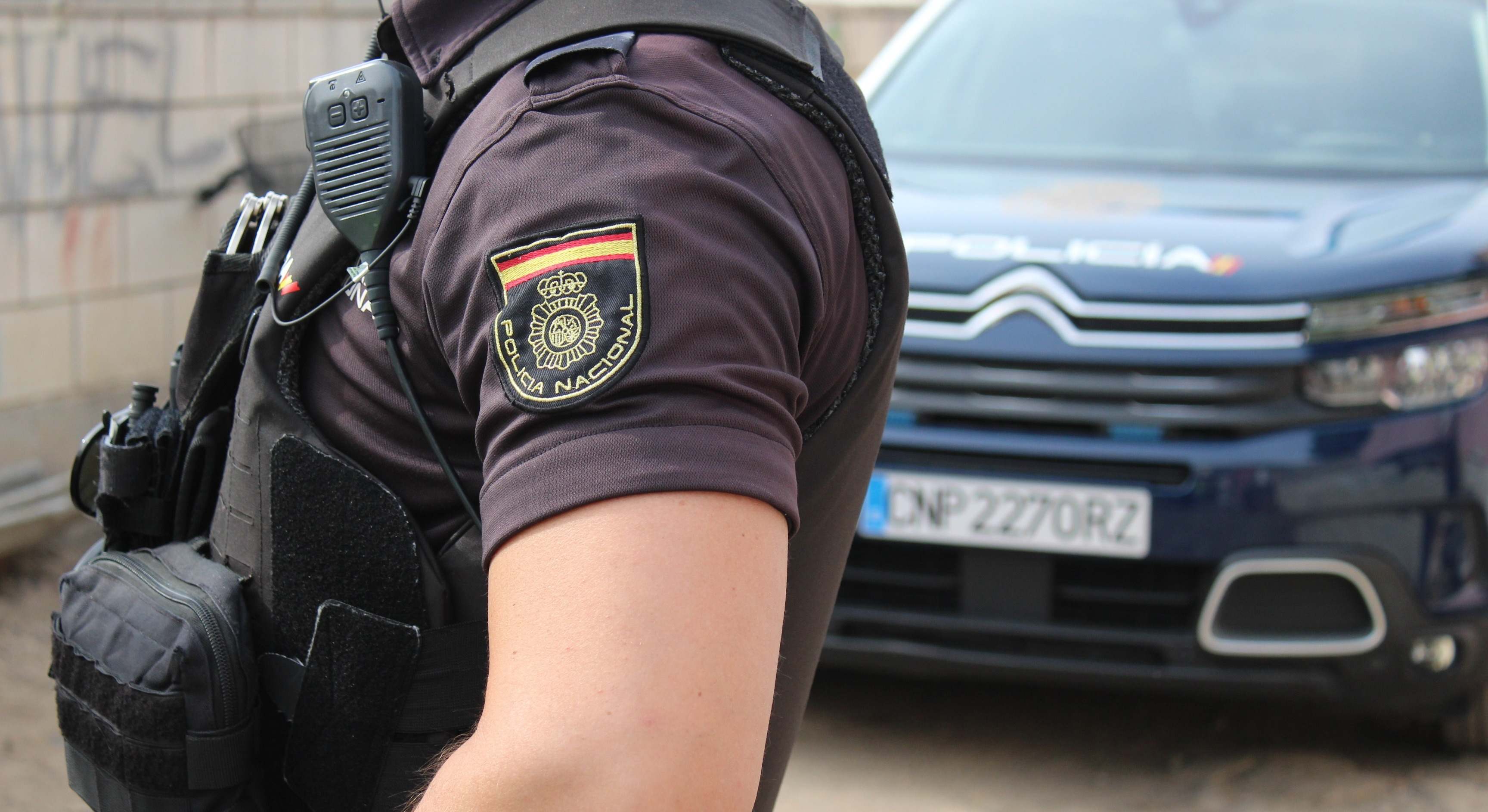 Detenido un matrimonio por vivir con el cadáver de un policía jubilado.