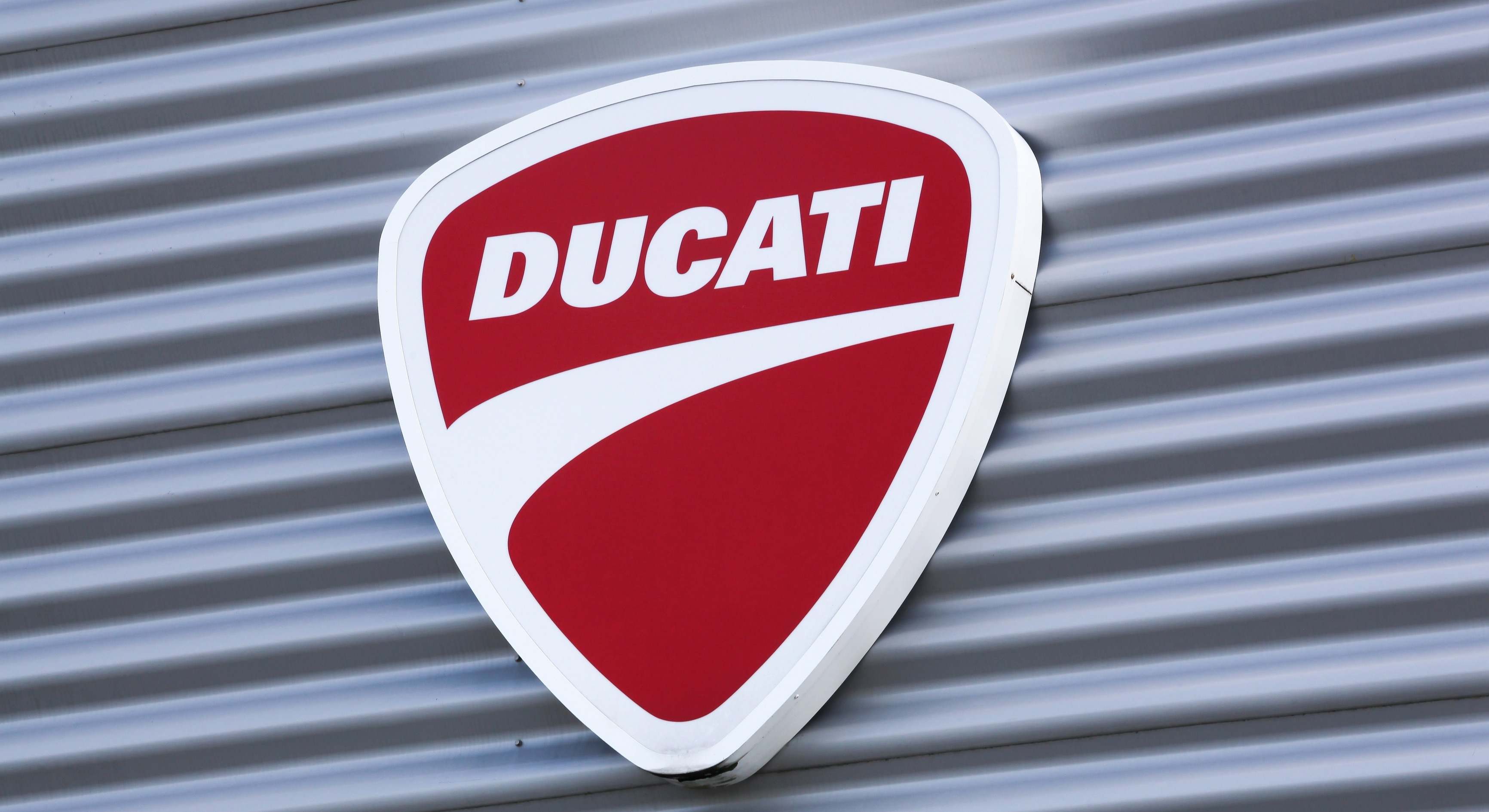 ducati logo pared
