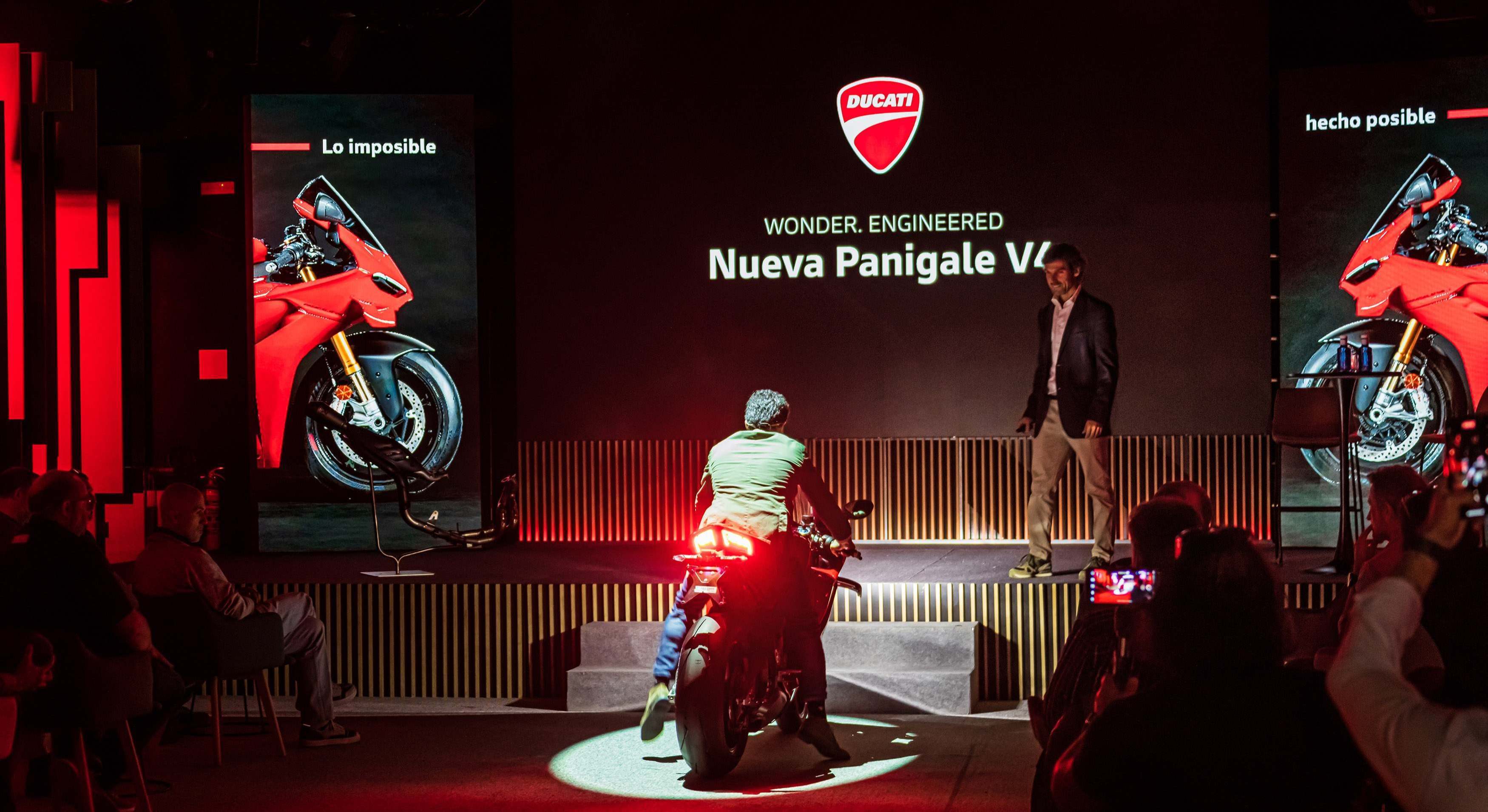 presentación ducati v4