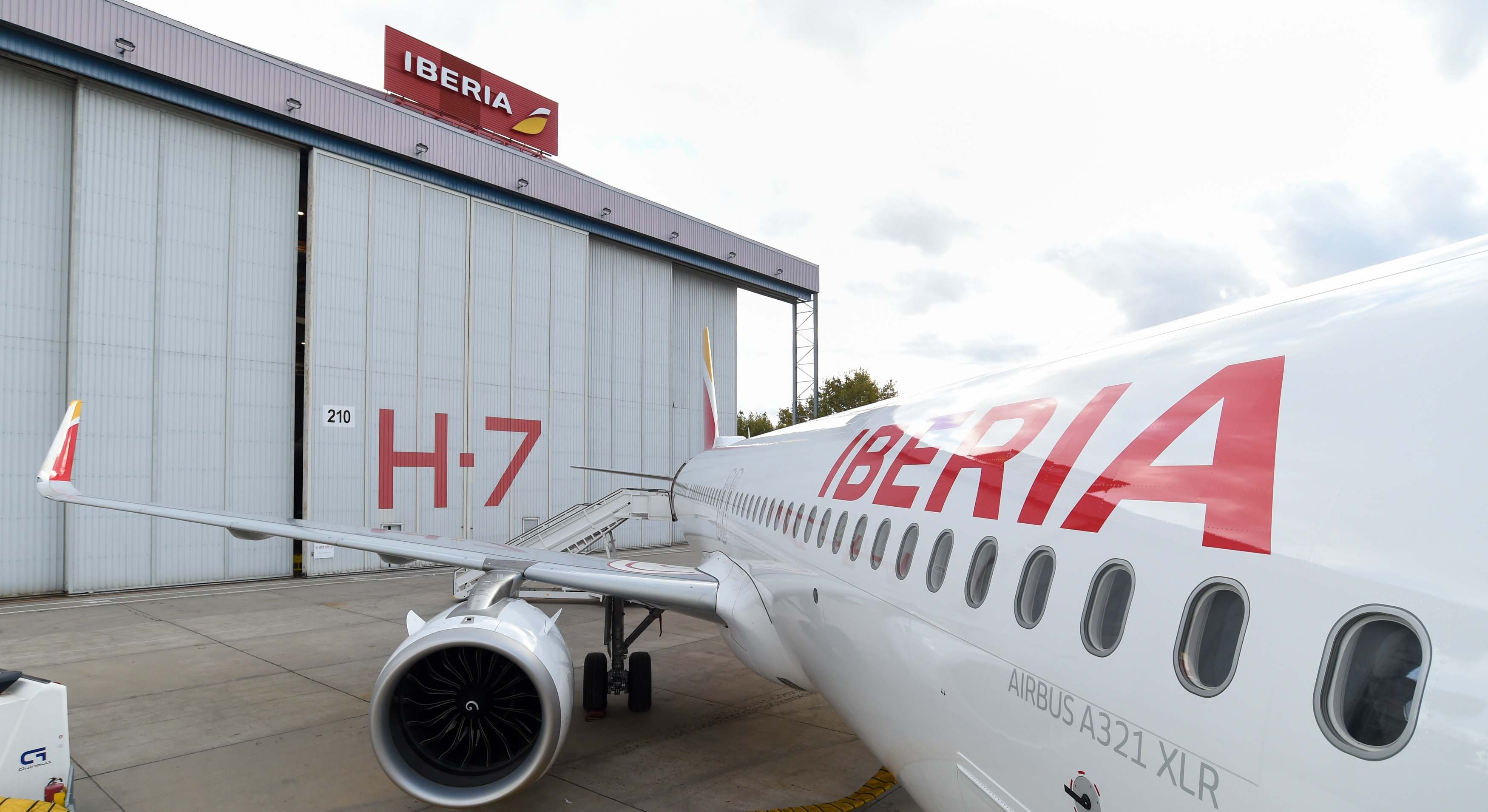 El nuevo avión AIRBUS A321 XLR, en las instalaciones de mantenimiento de Iberia
