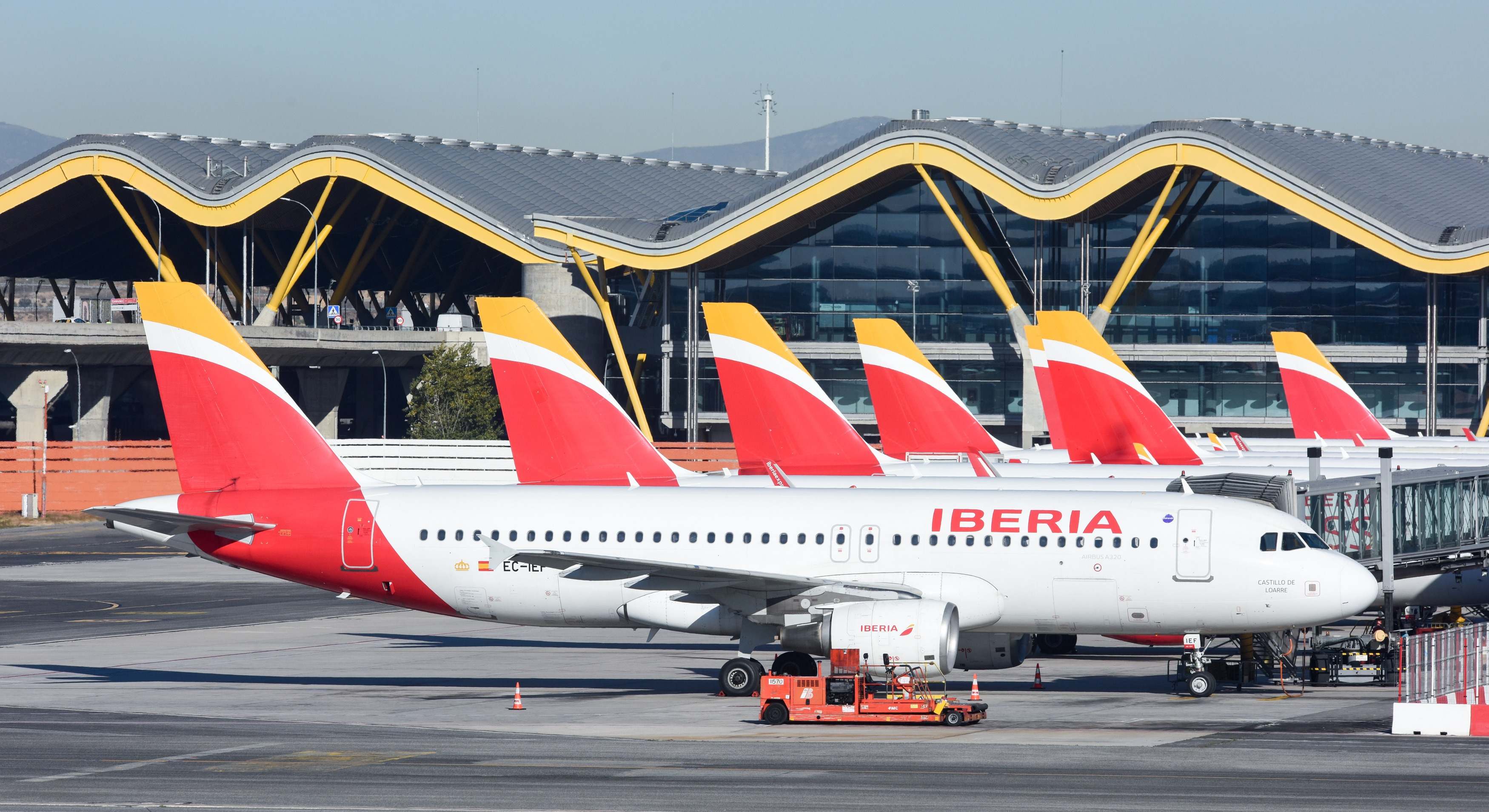 Aviones de Iberia en la T4 de Madrid-Barajas. / Europa Press