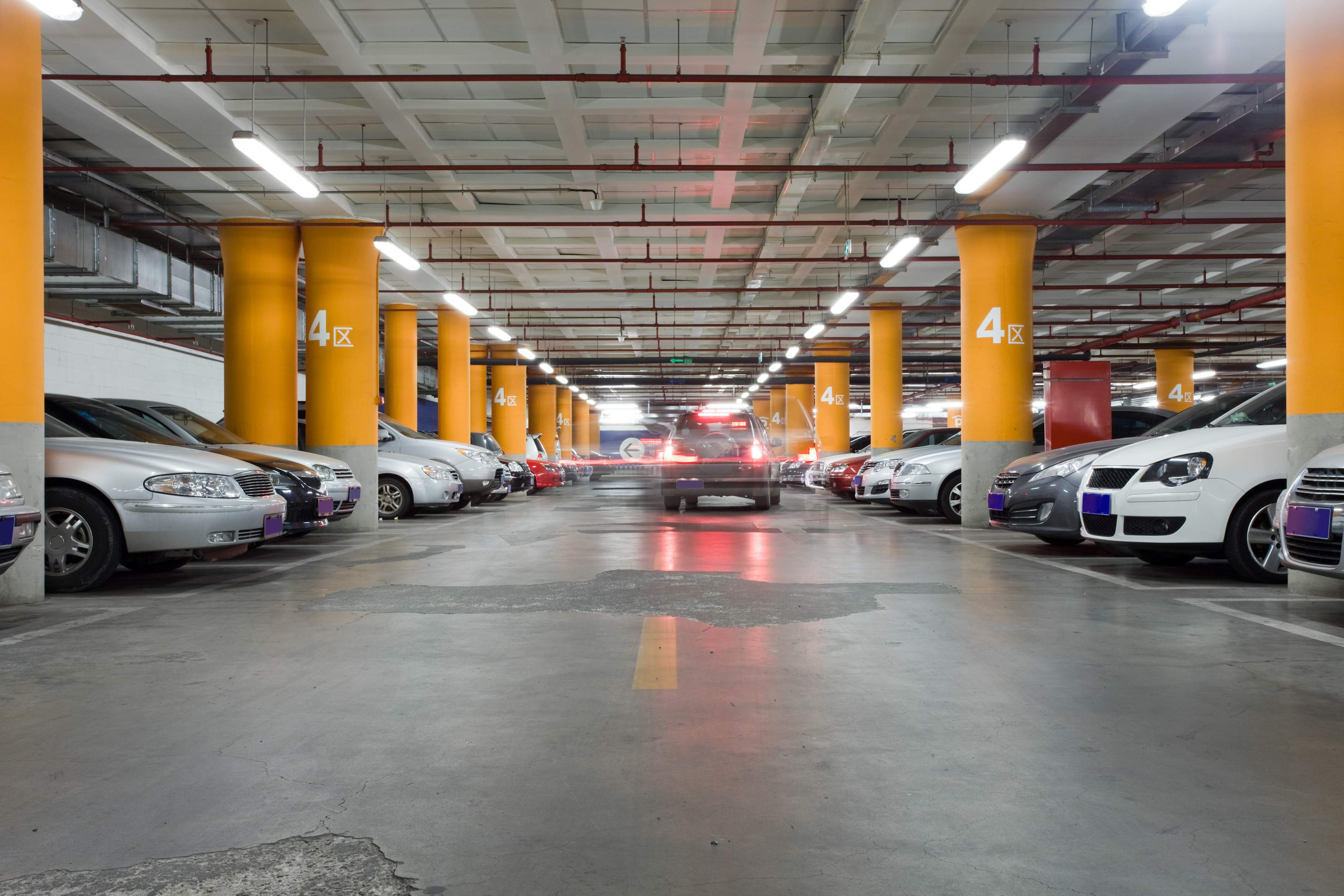 aparcamiento-subterraneo-parking-coches.jpg
