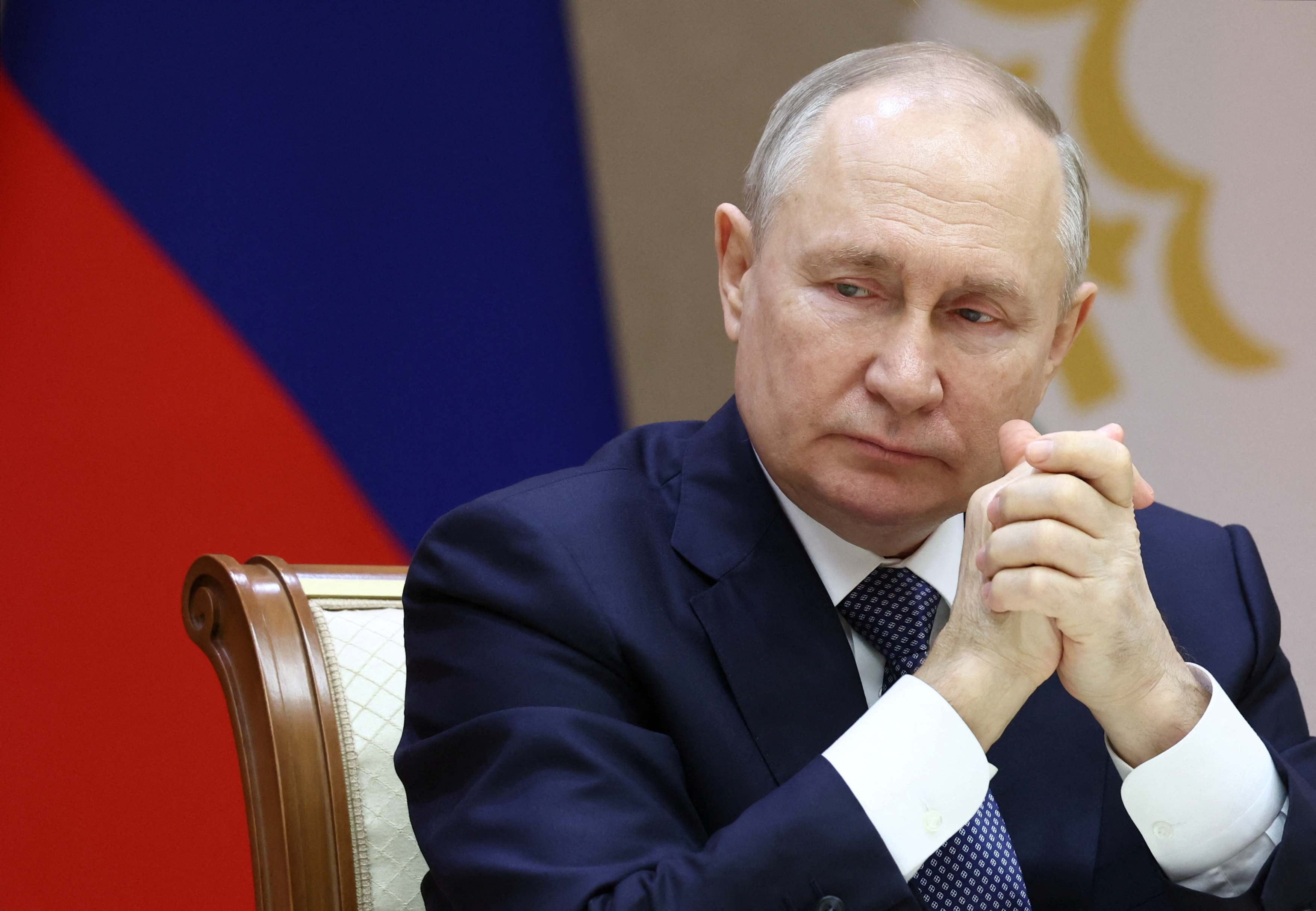 Vladimir Putin Rusia manos