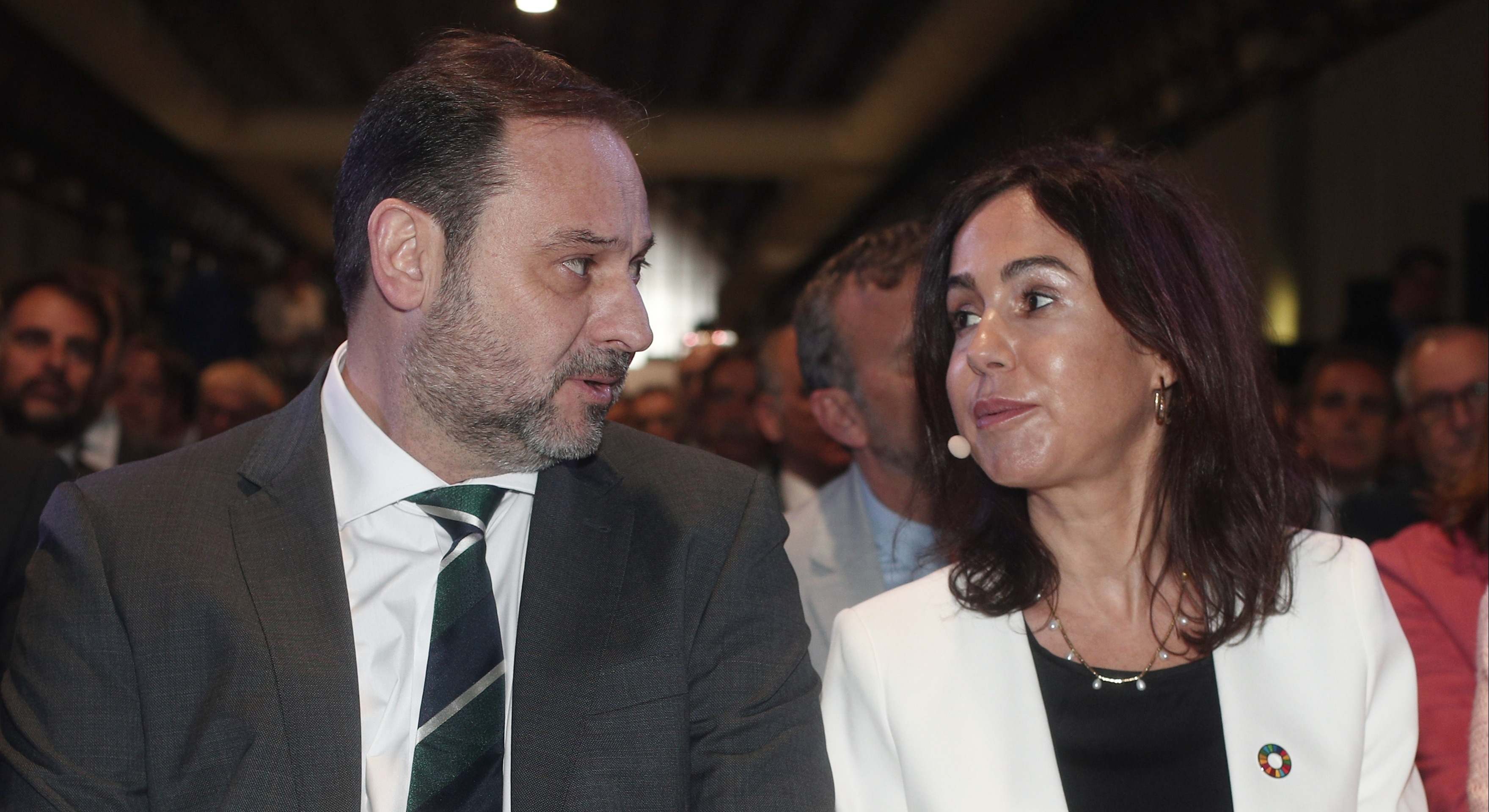 José Luis Ábalos (exministro de Transportes) junto a Isabel Pardo de Vera (expresidenta de Adif).