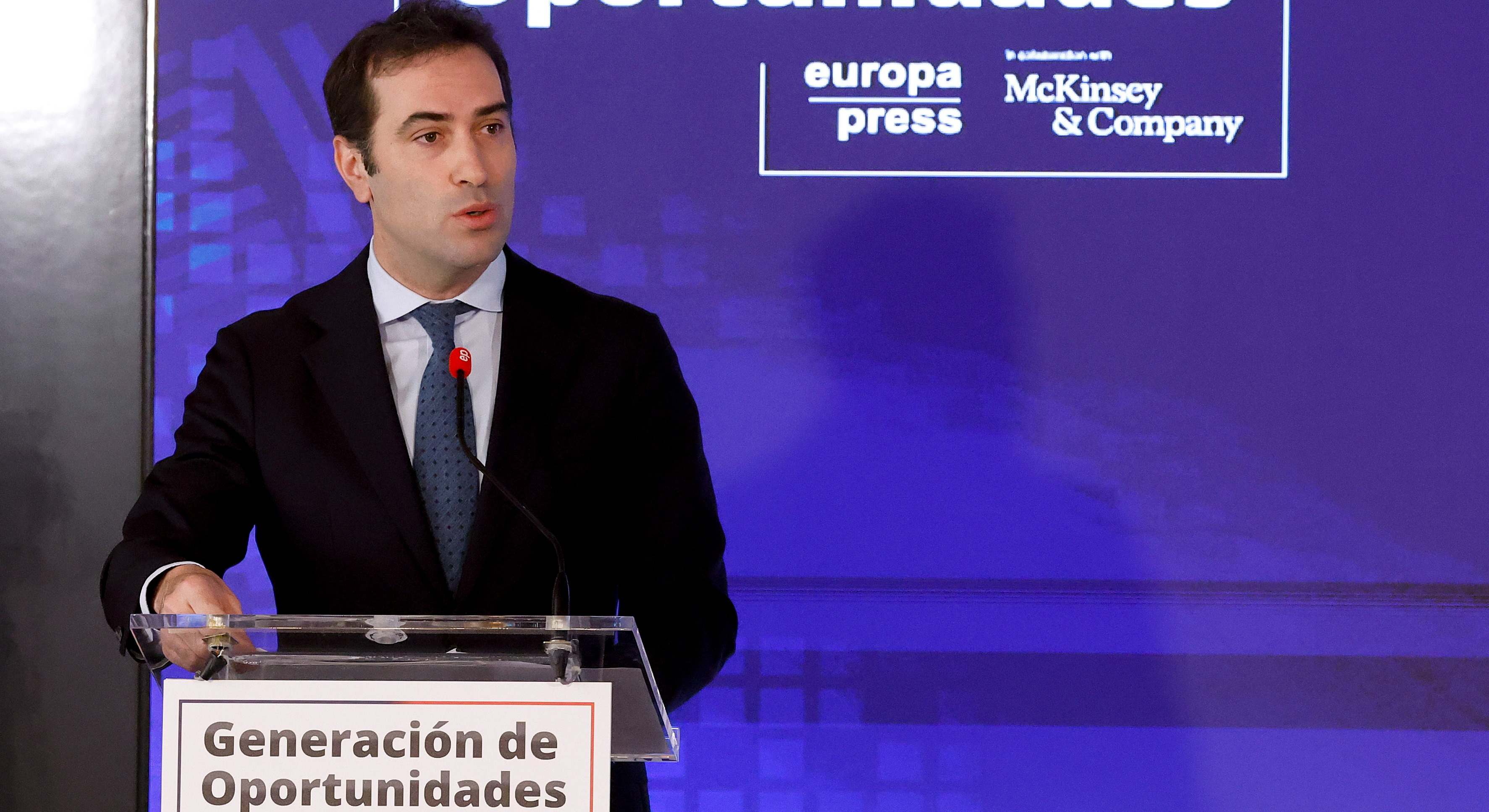 ElministrodeEcono(122320240).jpg