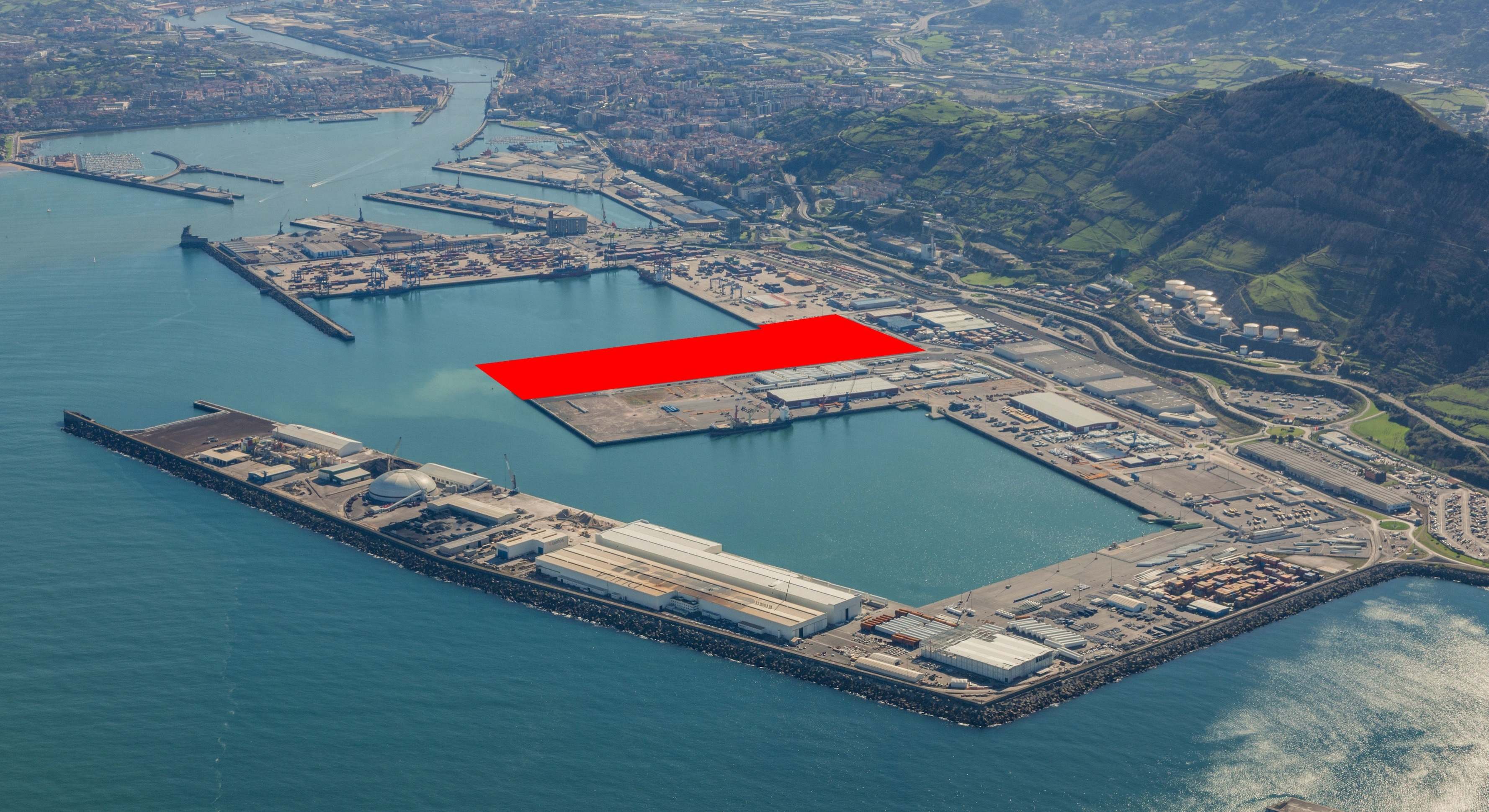 Puerto de Bilbao, en rojo segunda fase espigón central a construir.