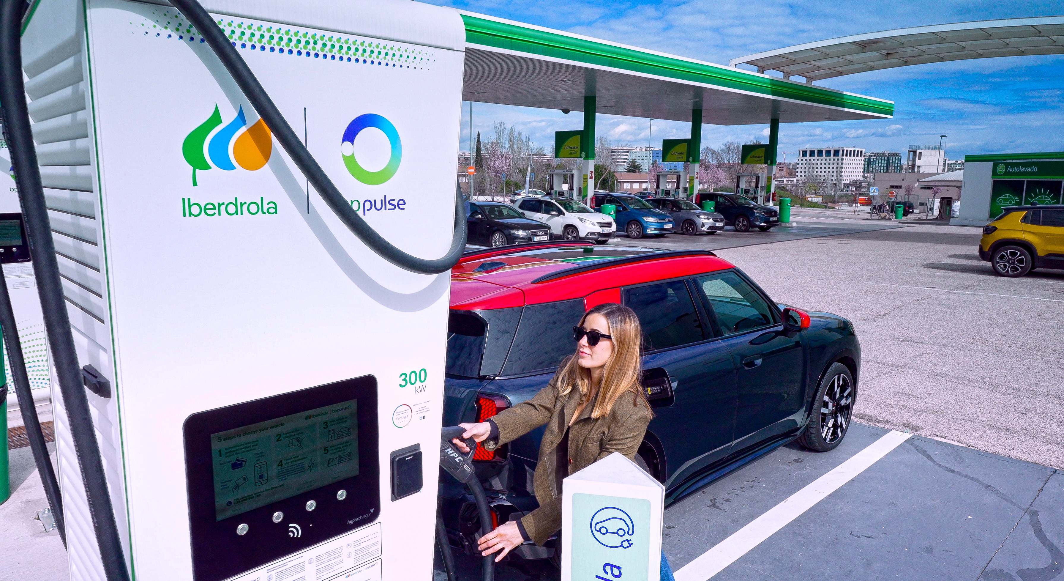 Un punto de recarga ultrarápida de bp iberdrola