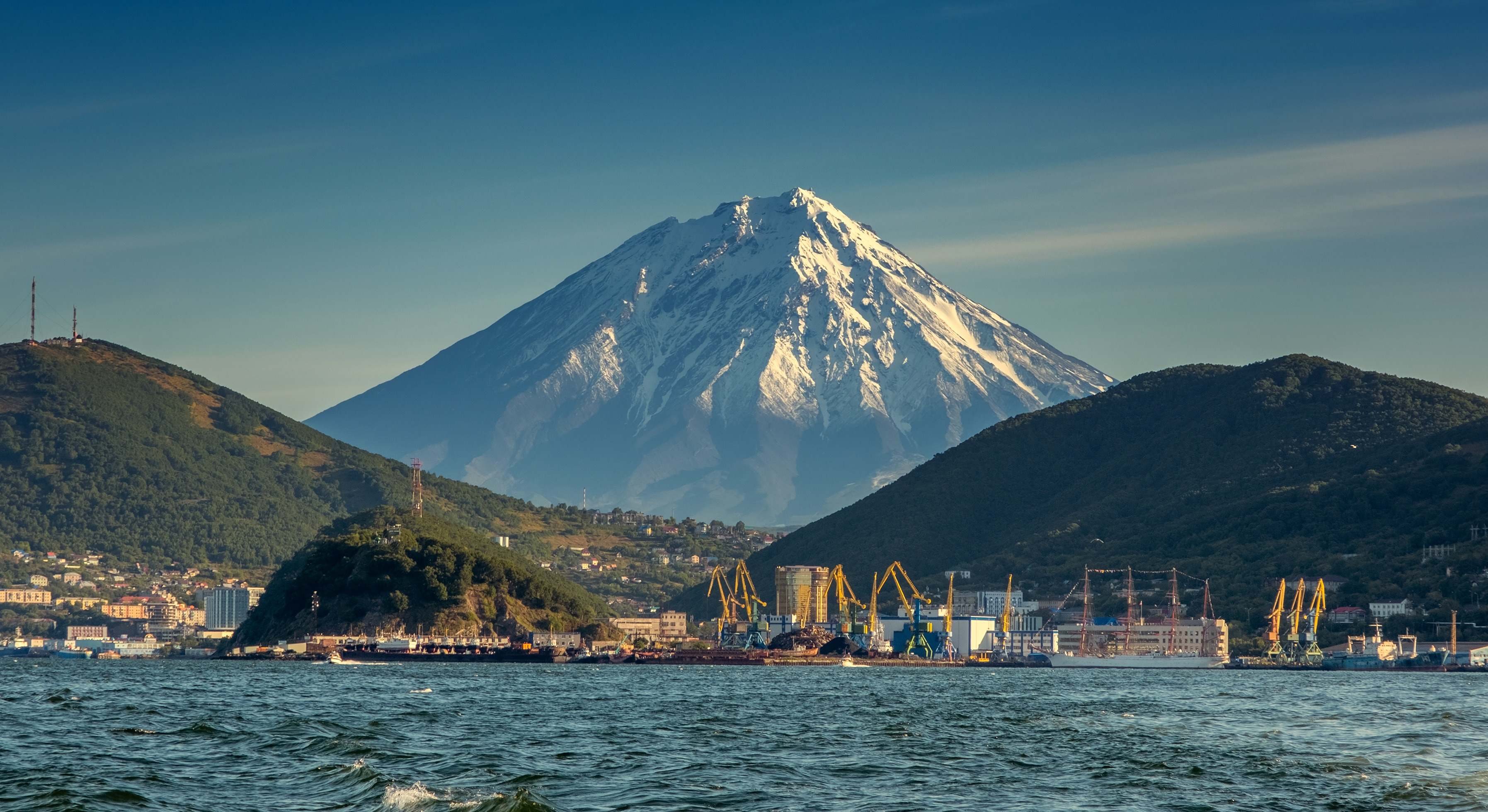 Dónde está la Península de Kamchatka: una tierra de volcanes y géiseres en la parte oriental de Rusia