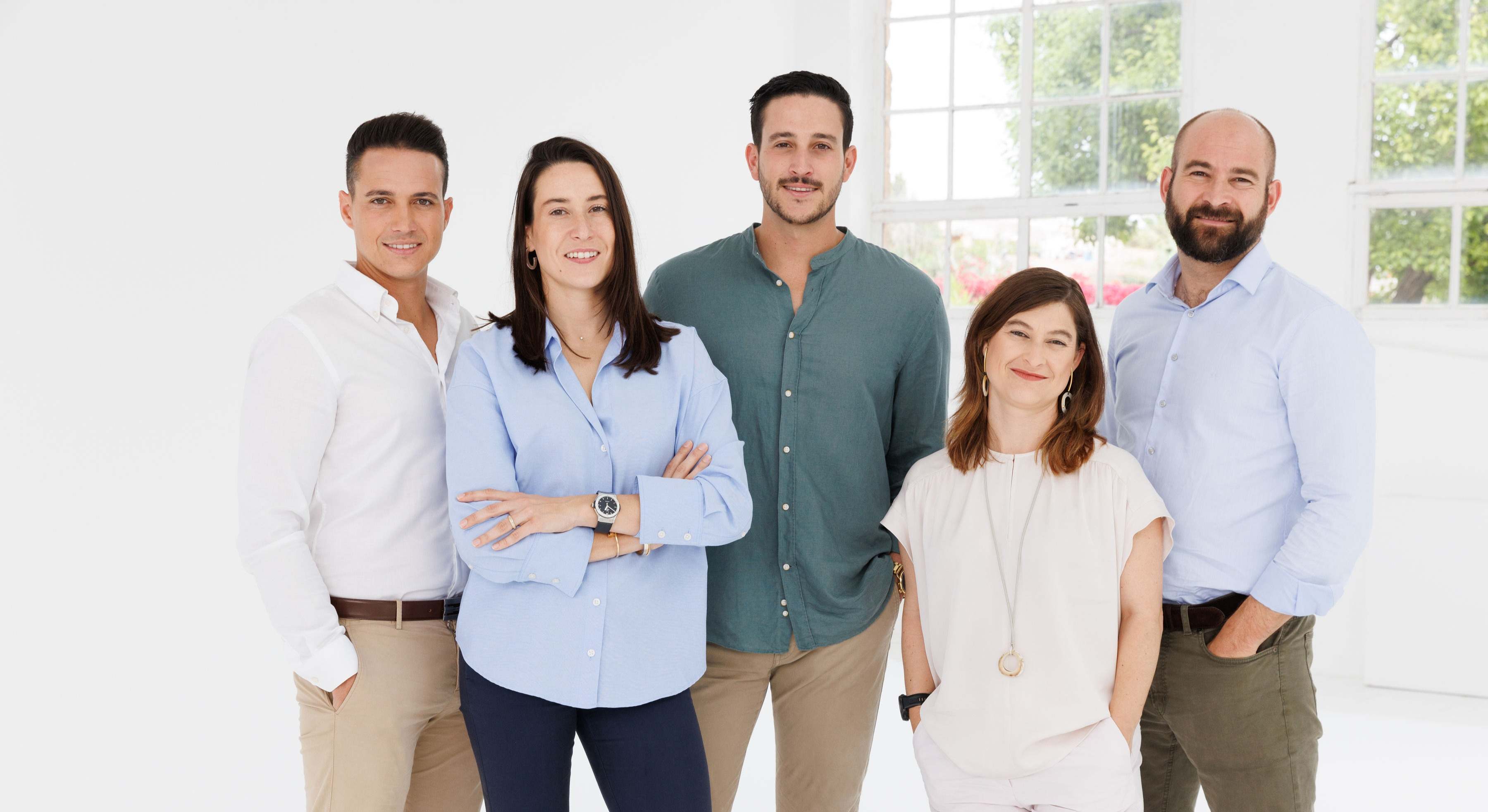 De izquierda a derecha: Luis Riu Rodríguez; Naomi Riu Rodríguez; Roberto Riu Rodíiguez; Lola Trian Riu y Joan Trian Riu.
