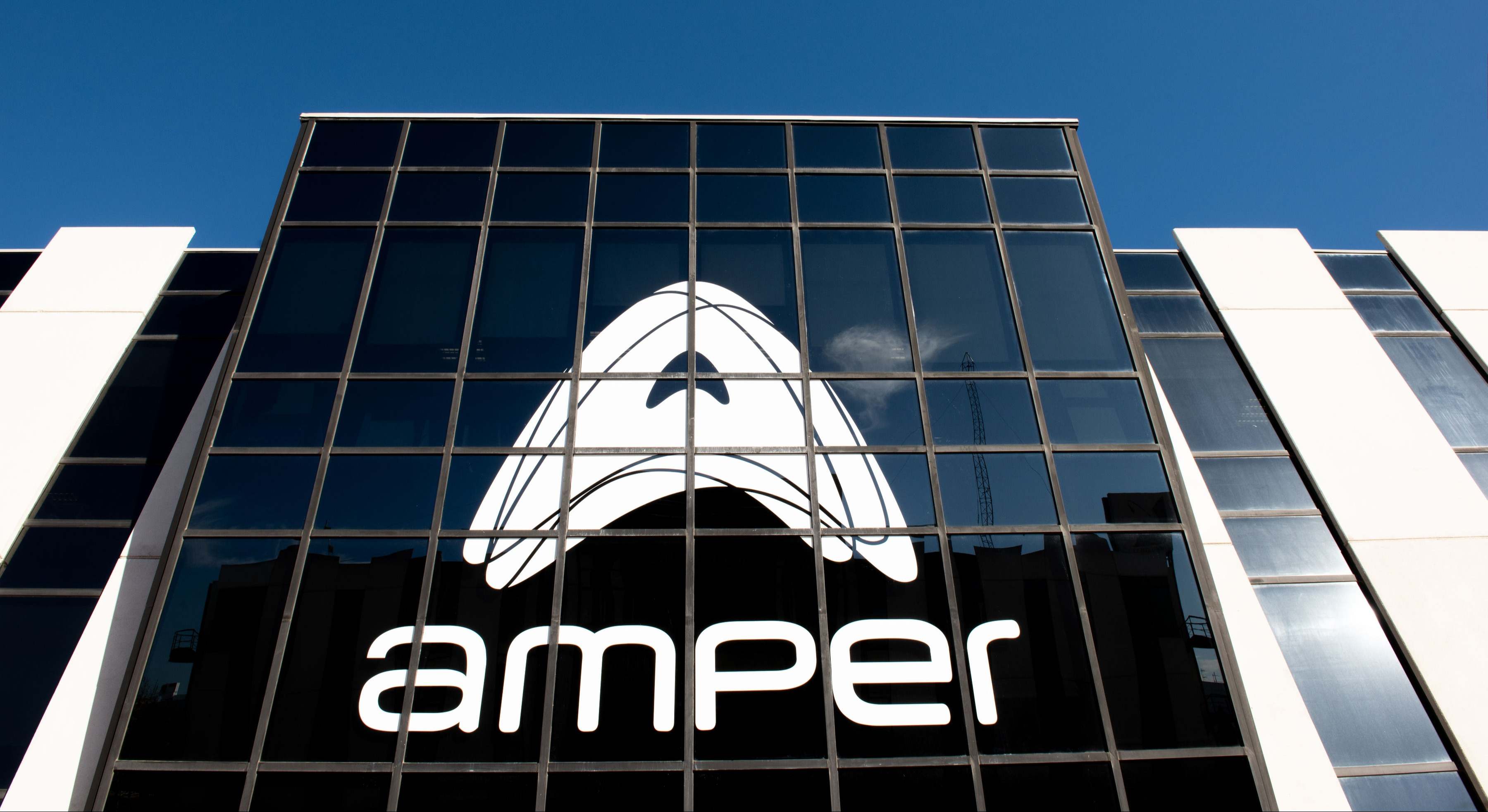 Amper, el gran 'tapado' para subirse a la ola del sector Defensa