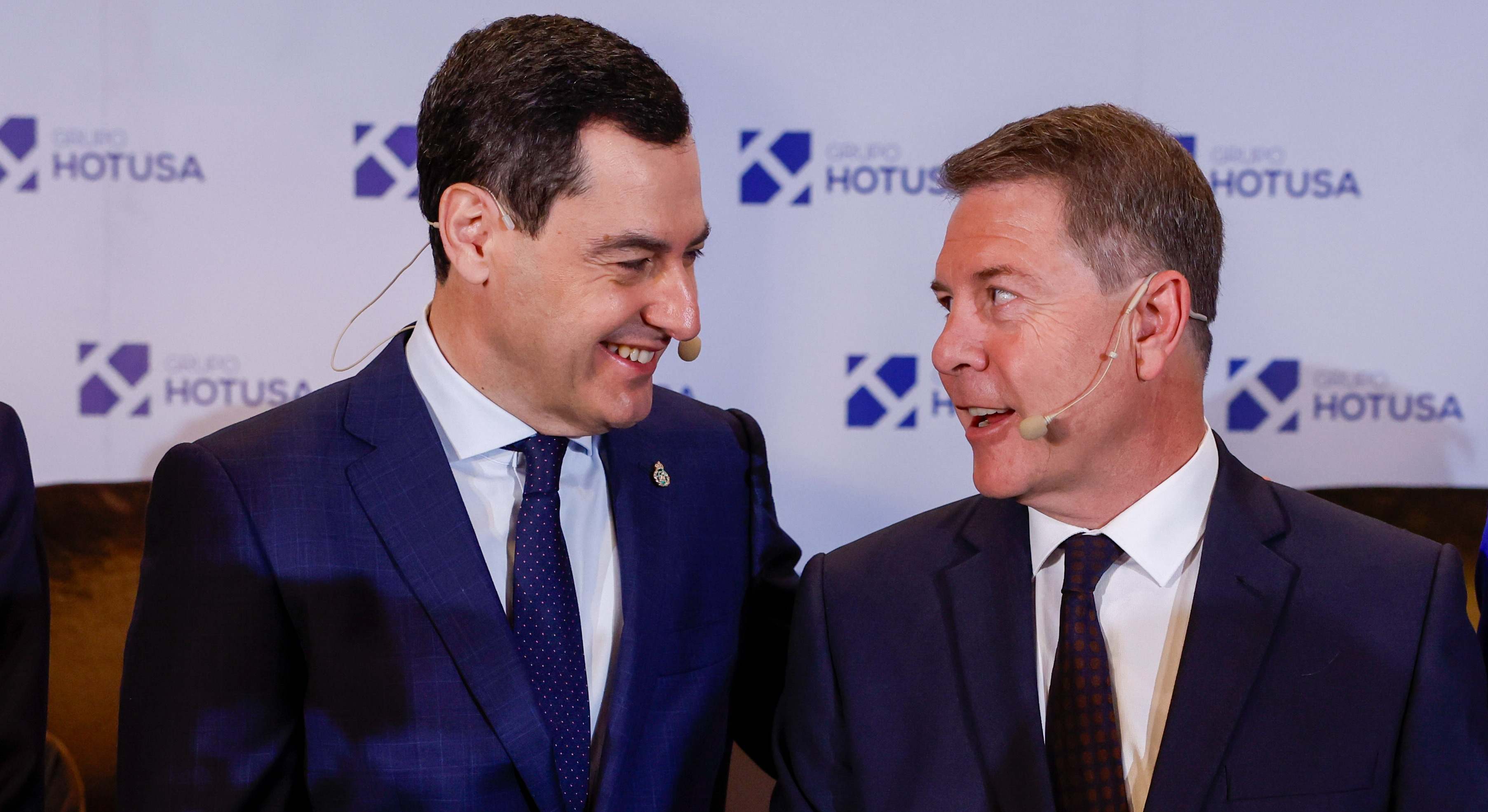 Juanma Moreno y Emiliano García Page.