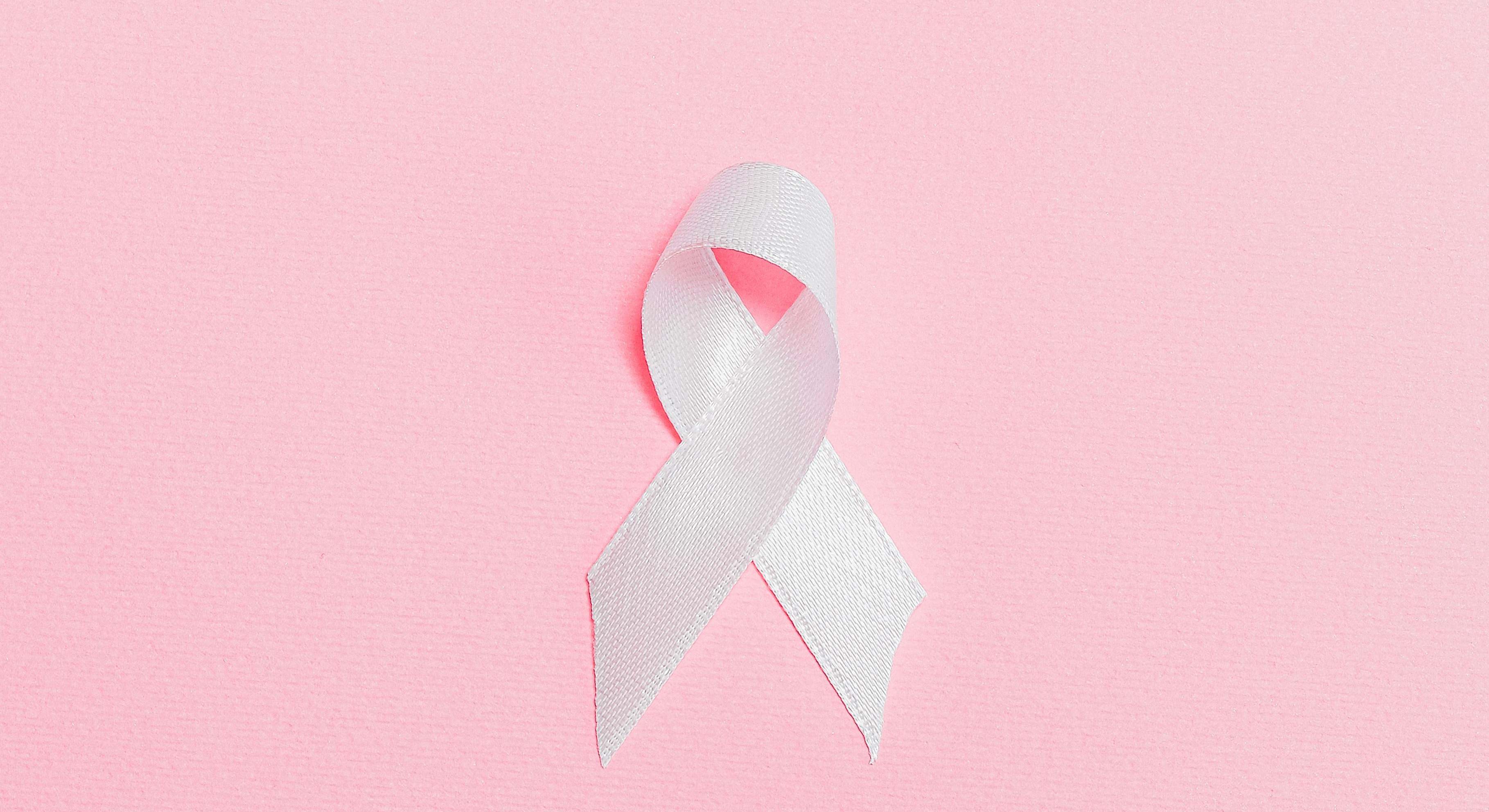 El cáncer de mama es un cáncer que comienza en el tejido mamario