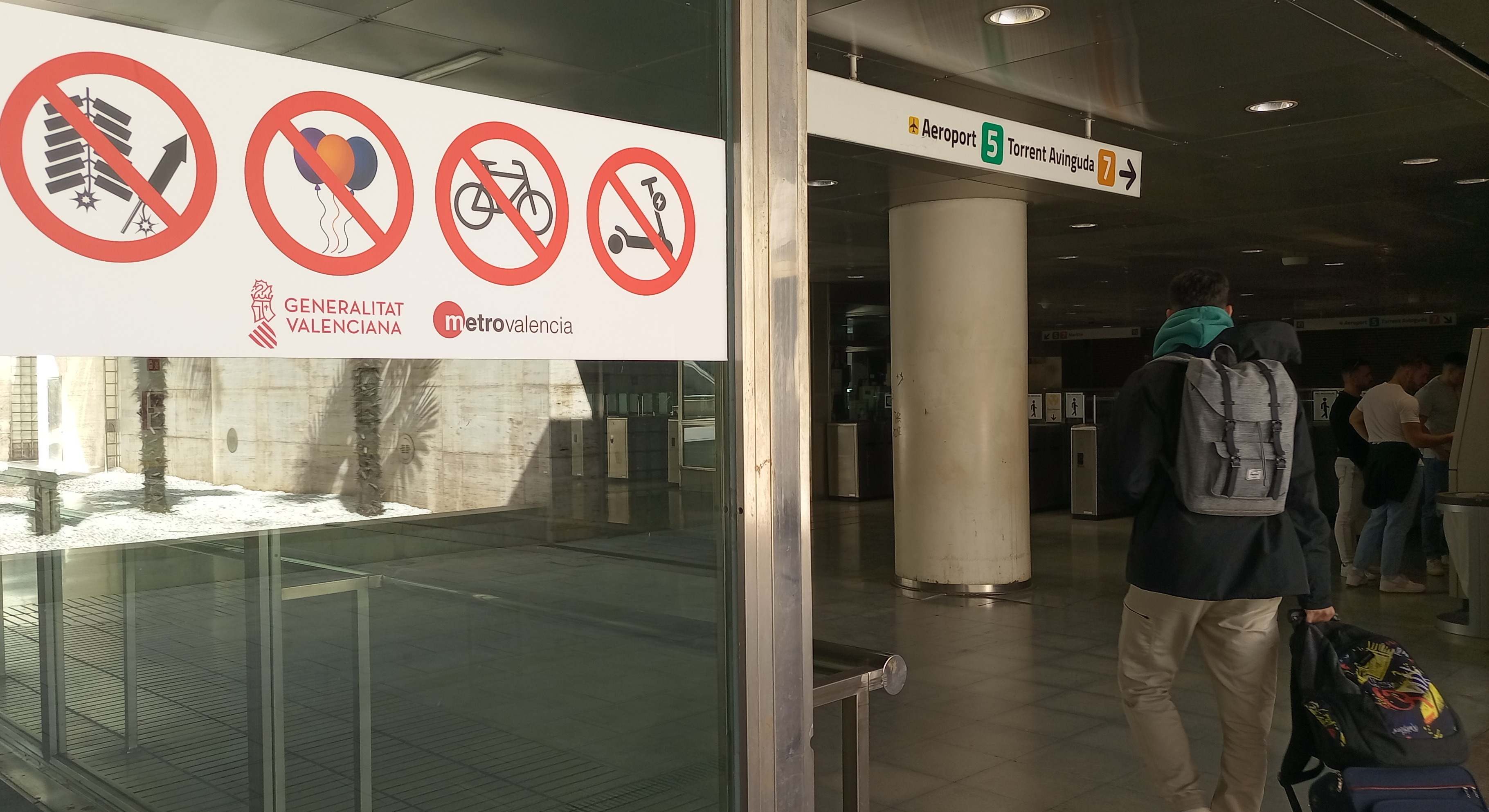 Estación de Metro de Aragón en Valencia.