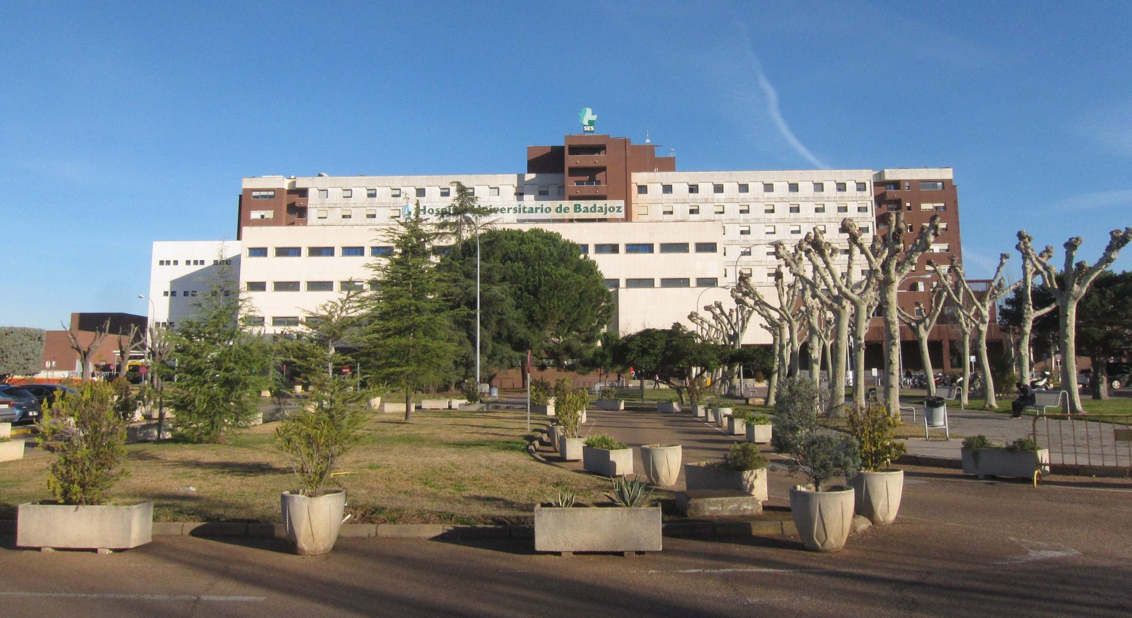 Imagen panorámica del Hospital Universitario de Badajoz.