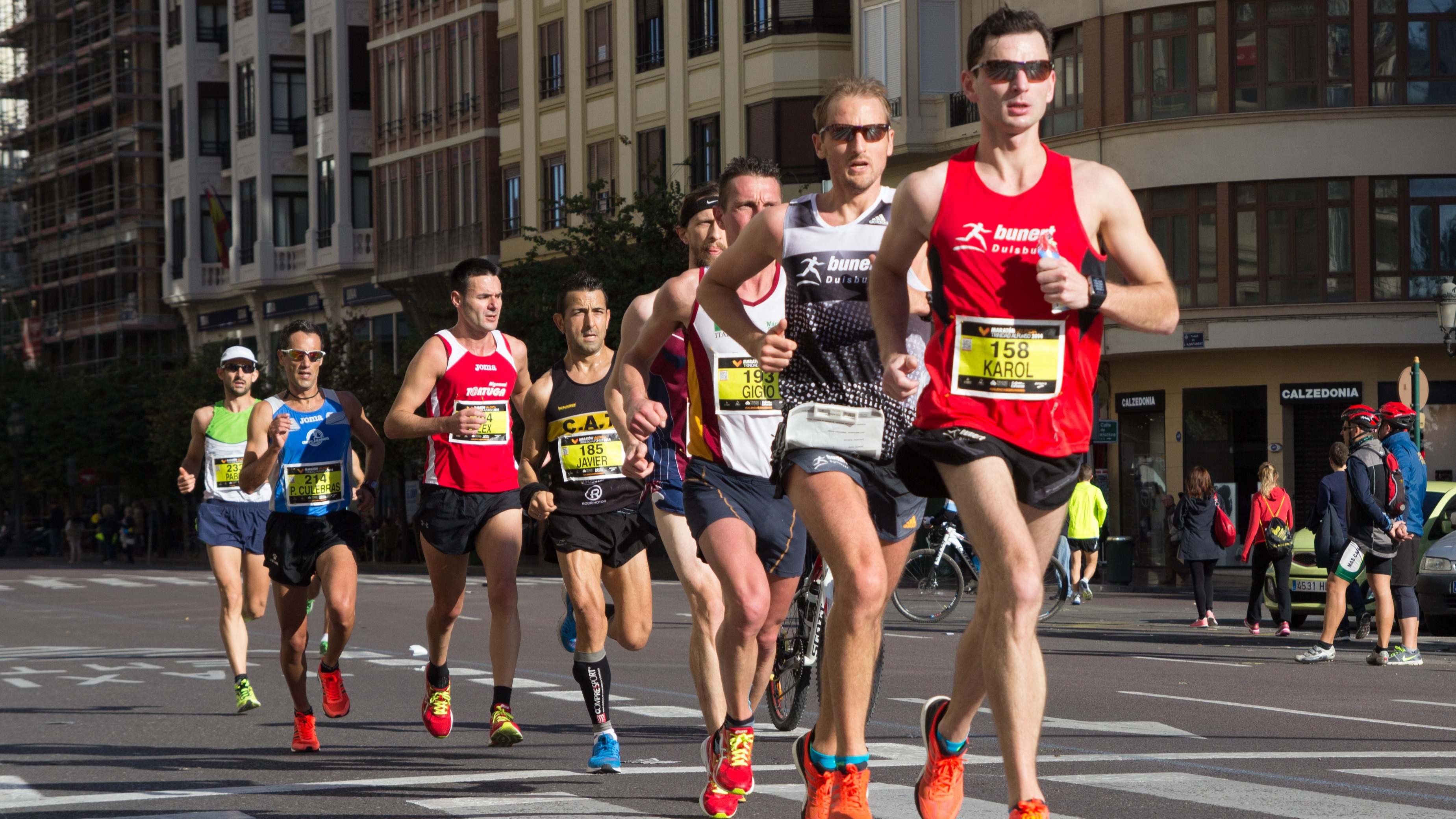 Varios corredores de maratón por ciudad