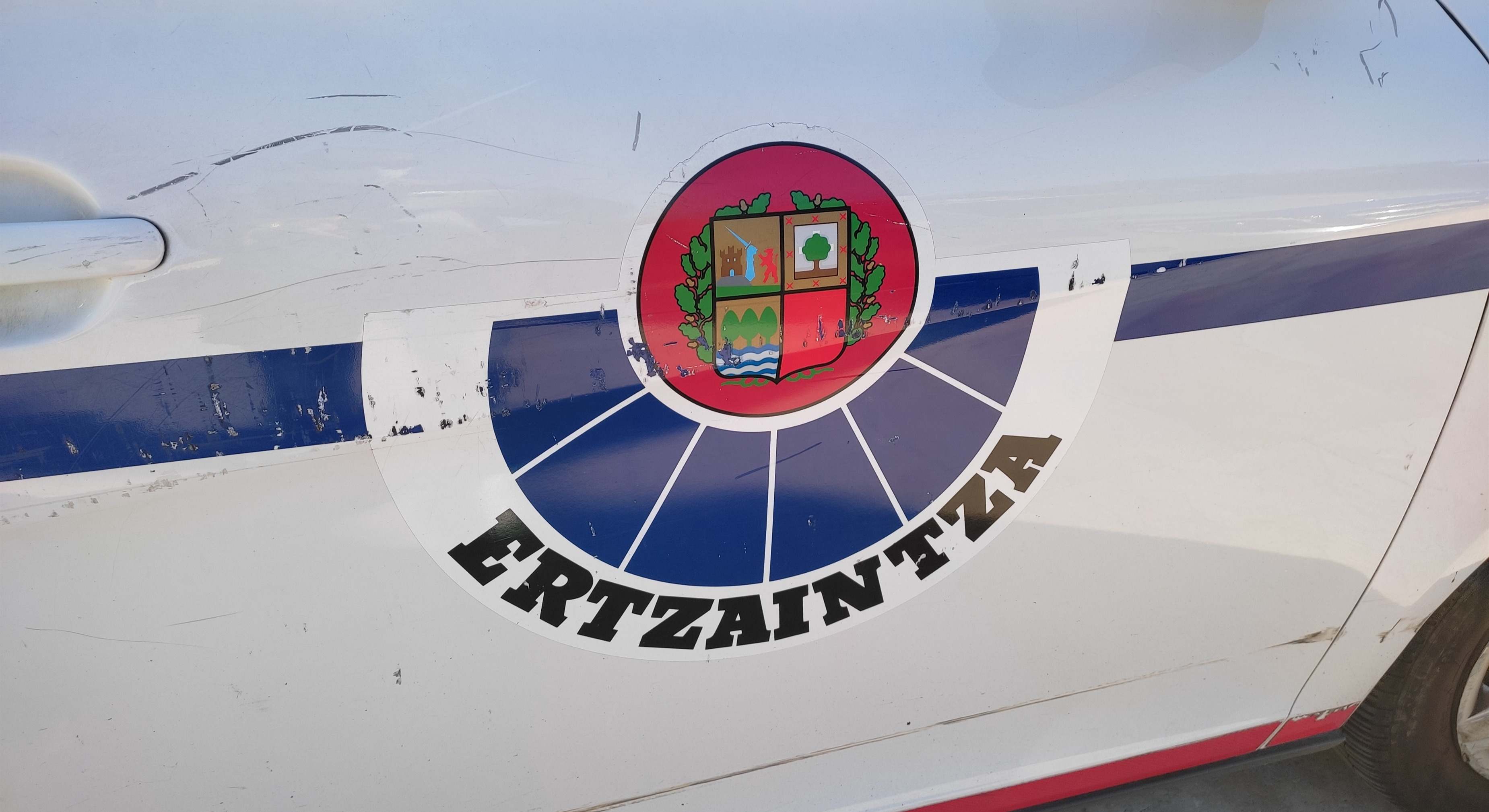 Coche patrulla de la Ertzaintza.