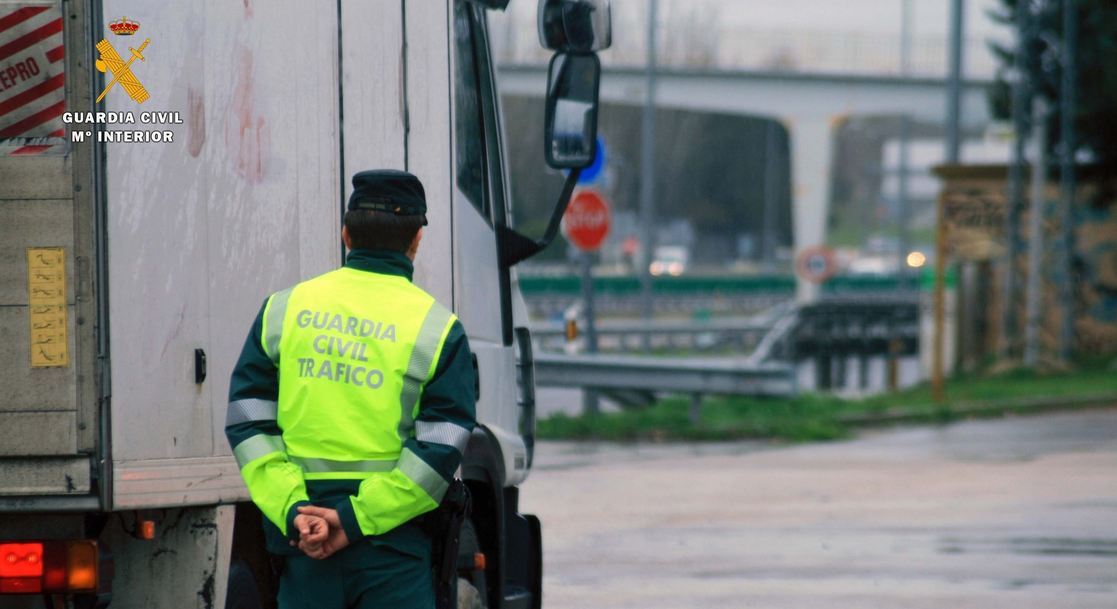 Pillan a un camionero cuadruplicando la tasa de alcoholemia en Cádiz.