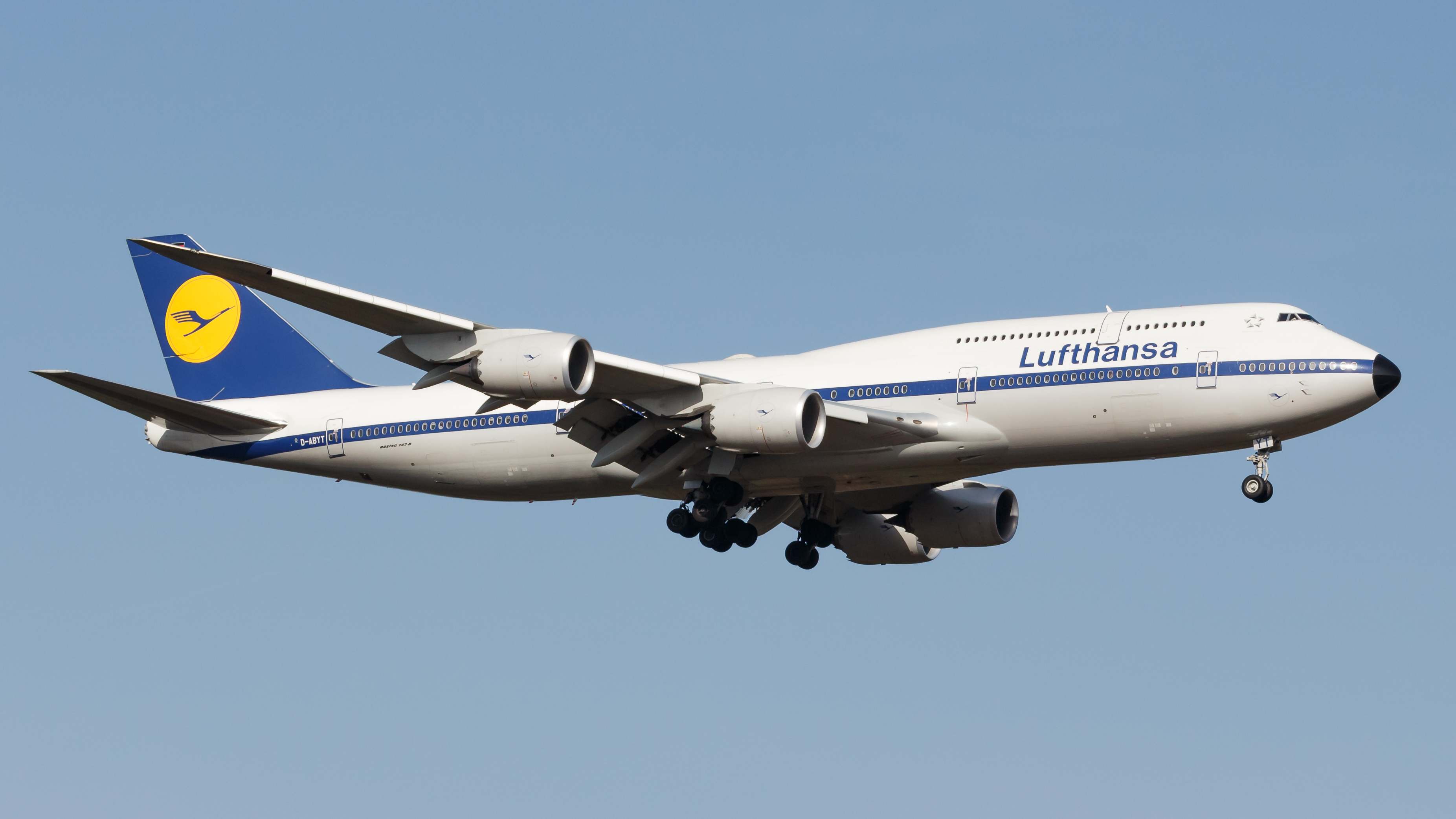 Boeing 747-8 de Lufthansa, en el aeropuerto Frankfurt. / Foto: Wikipedia - tjdarmstadt