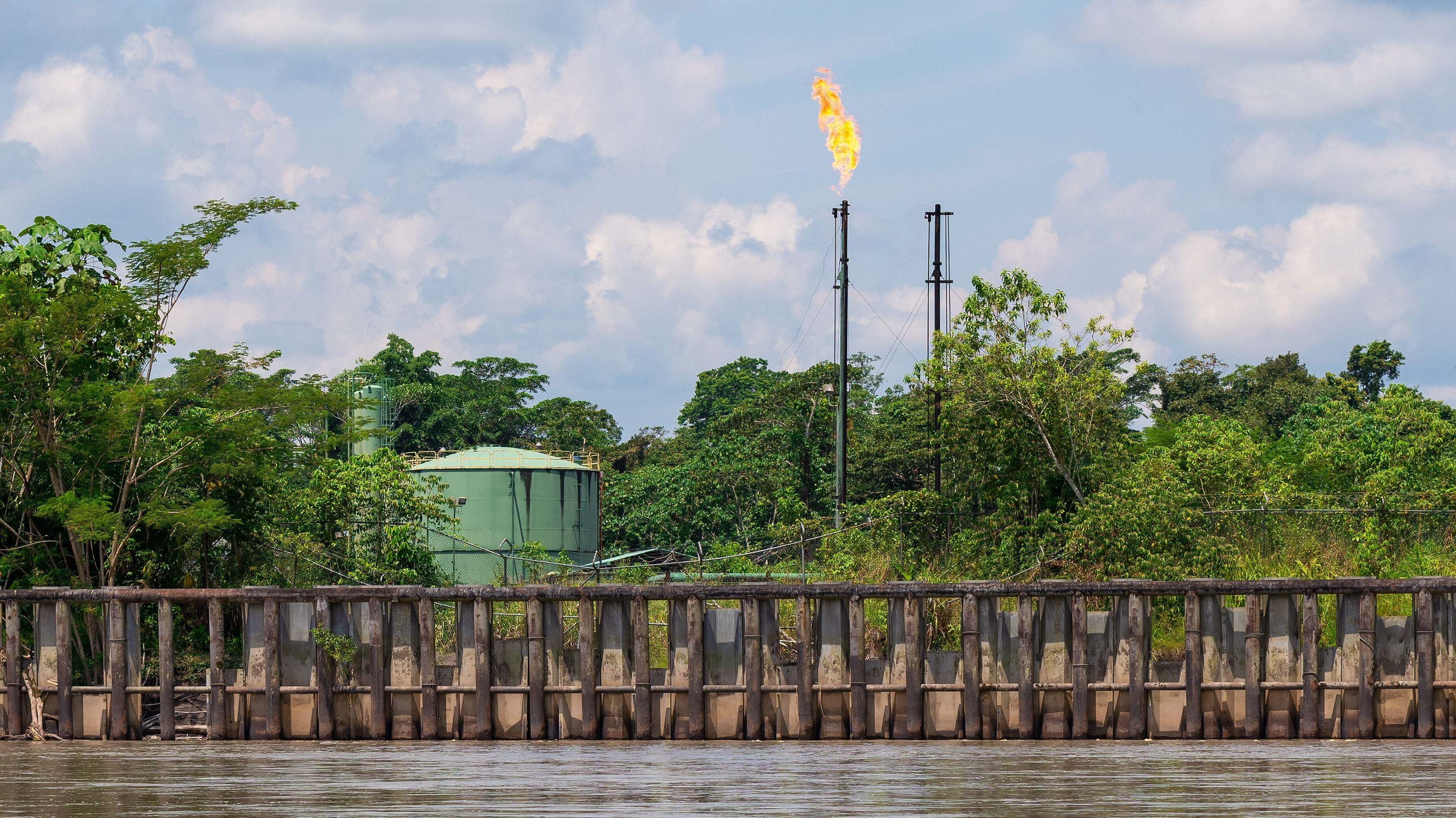 Amazonas petróleo quema gas Ecuador