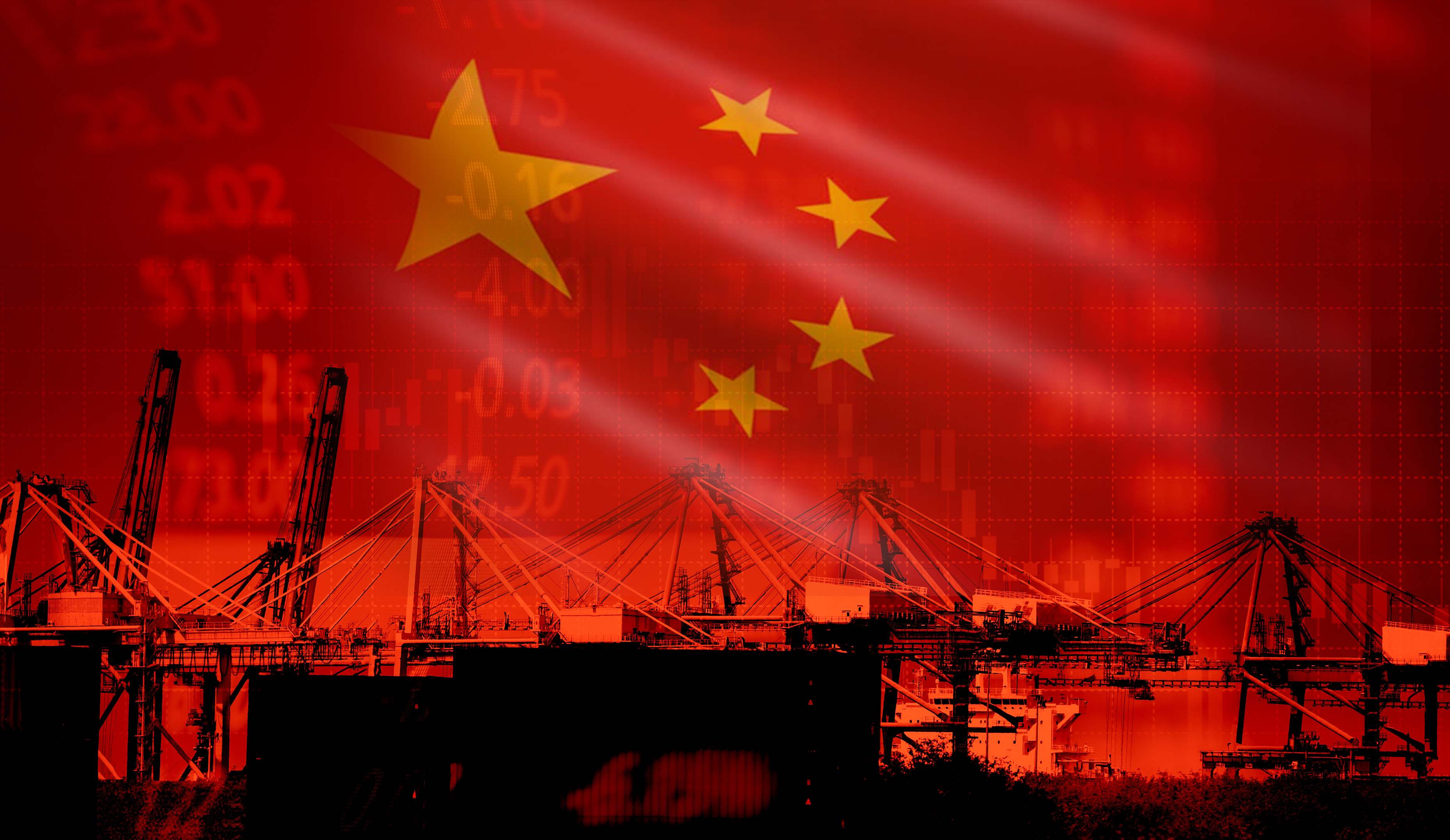 Bandera de China sobre una silueta de infraestructuras