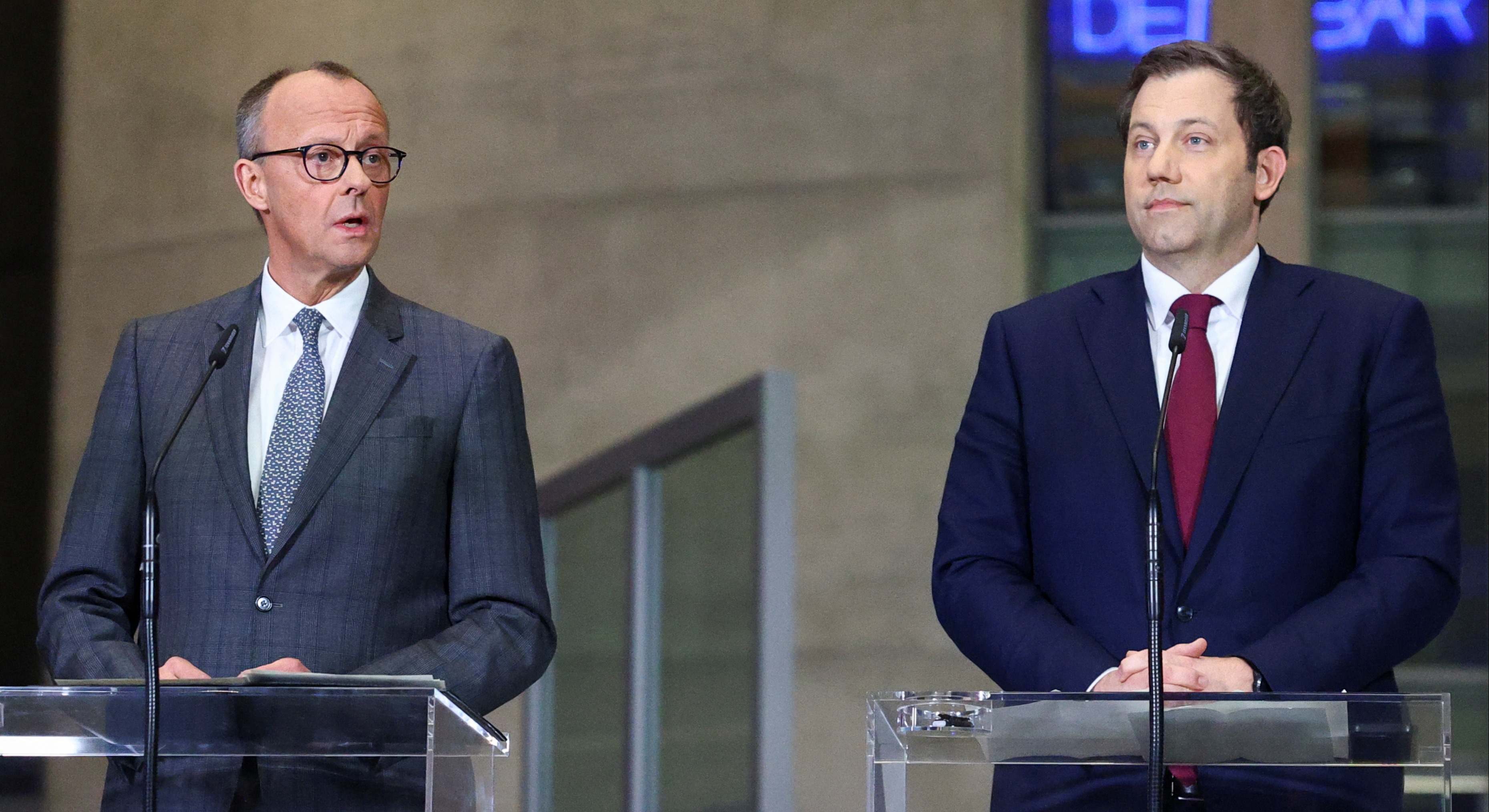 El líder de la CDU y próximo canciller, Friedrich Merz, y el co-líder del SPD,  Lars Klingbeil. Foto: Reuters