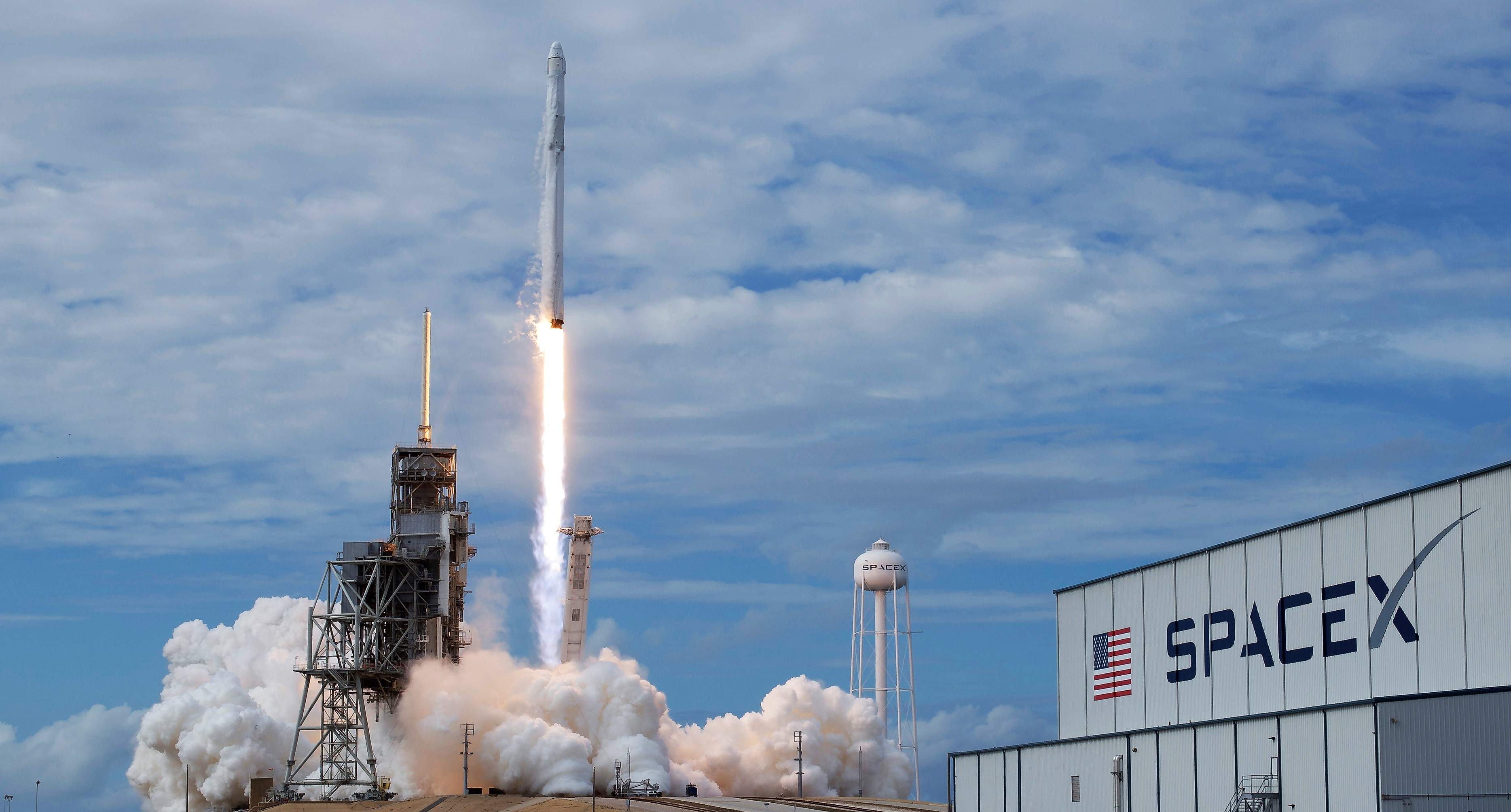 spacex-falcon-9.jpg