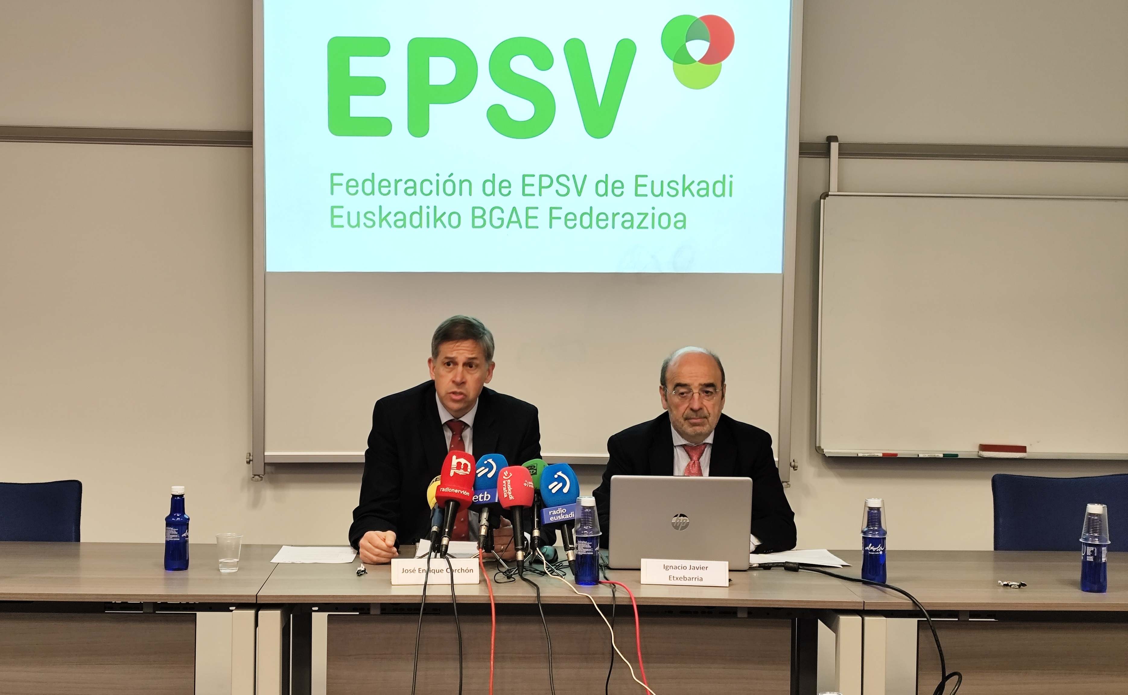 José Enrique Corchón, Gobierno vasco, e Ignacio Etxebarria, presidente EPSV.