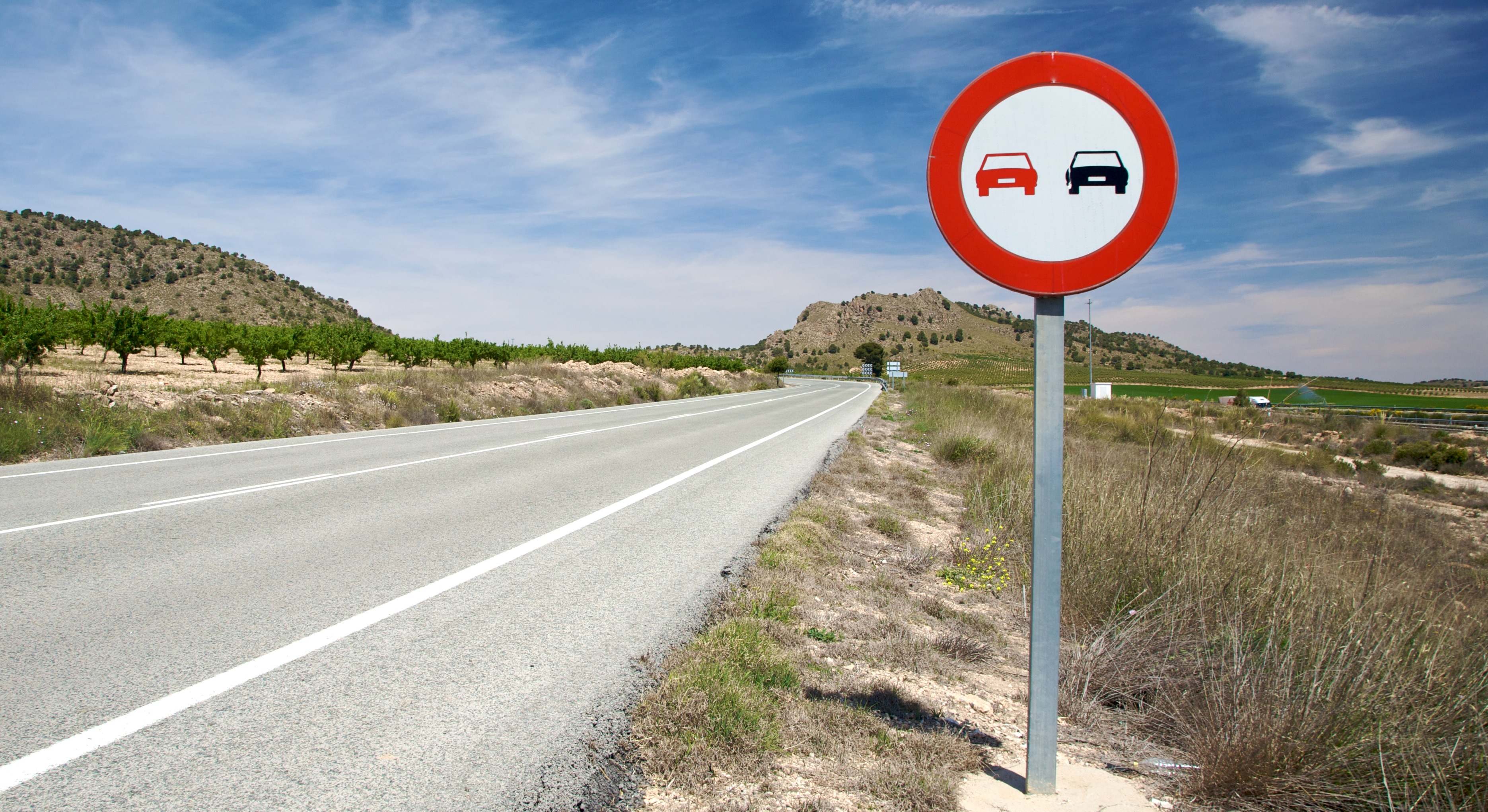 Señal de prohibido adelantar